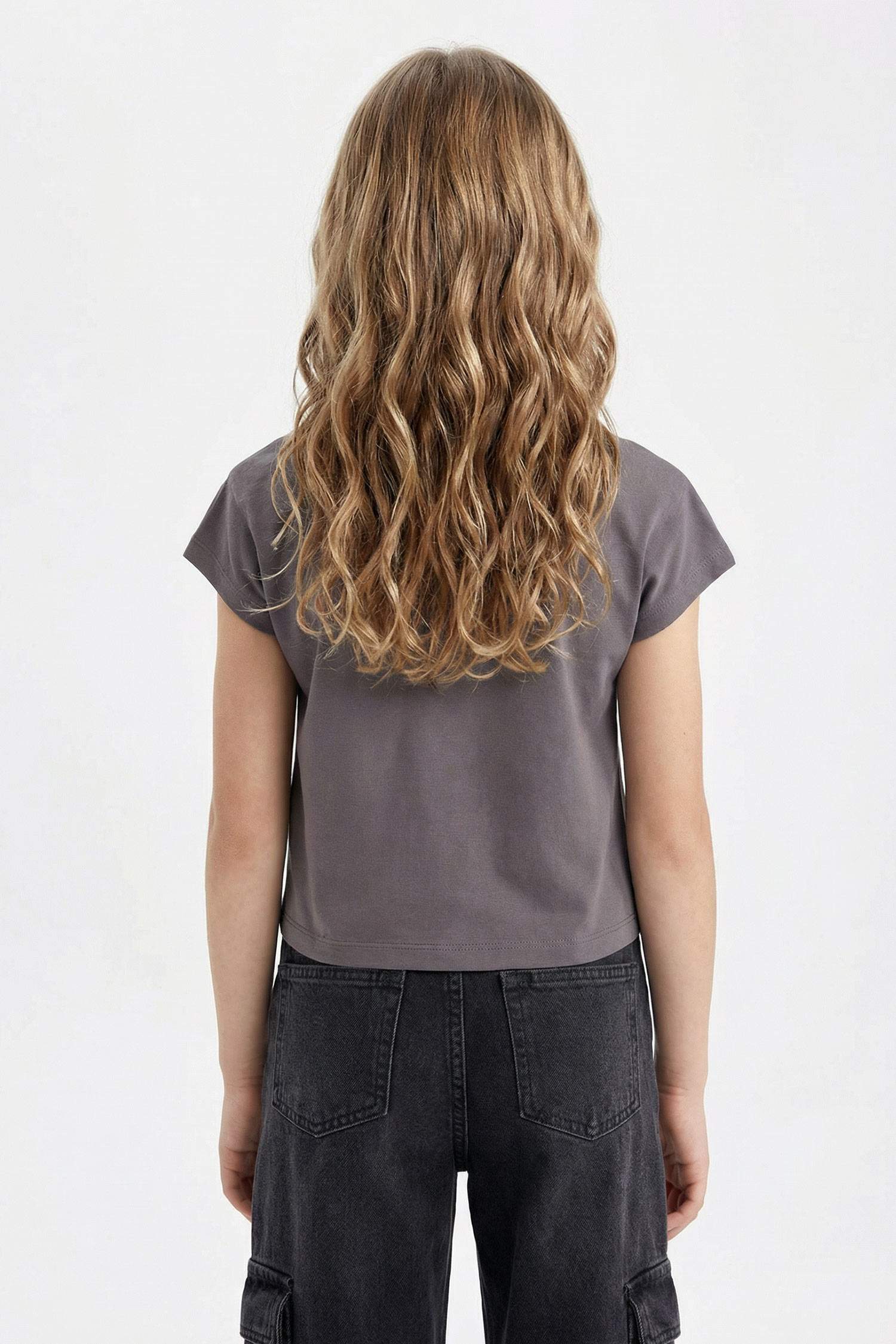 كروب توب بناتي نص ردن بطبعة شعار قصة عادية