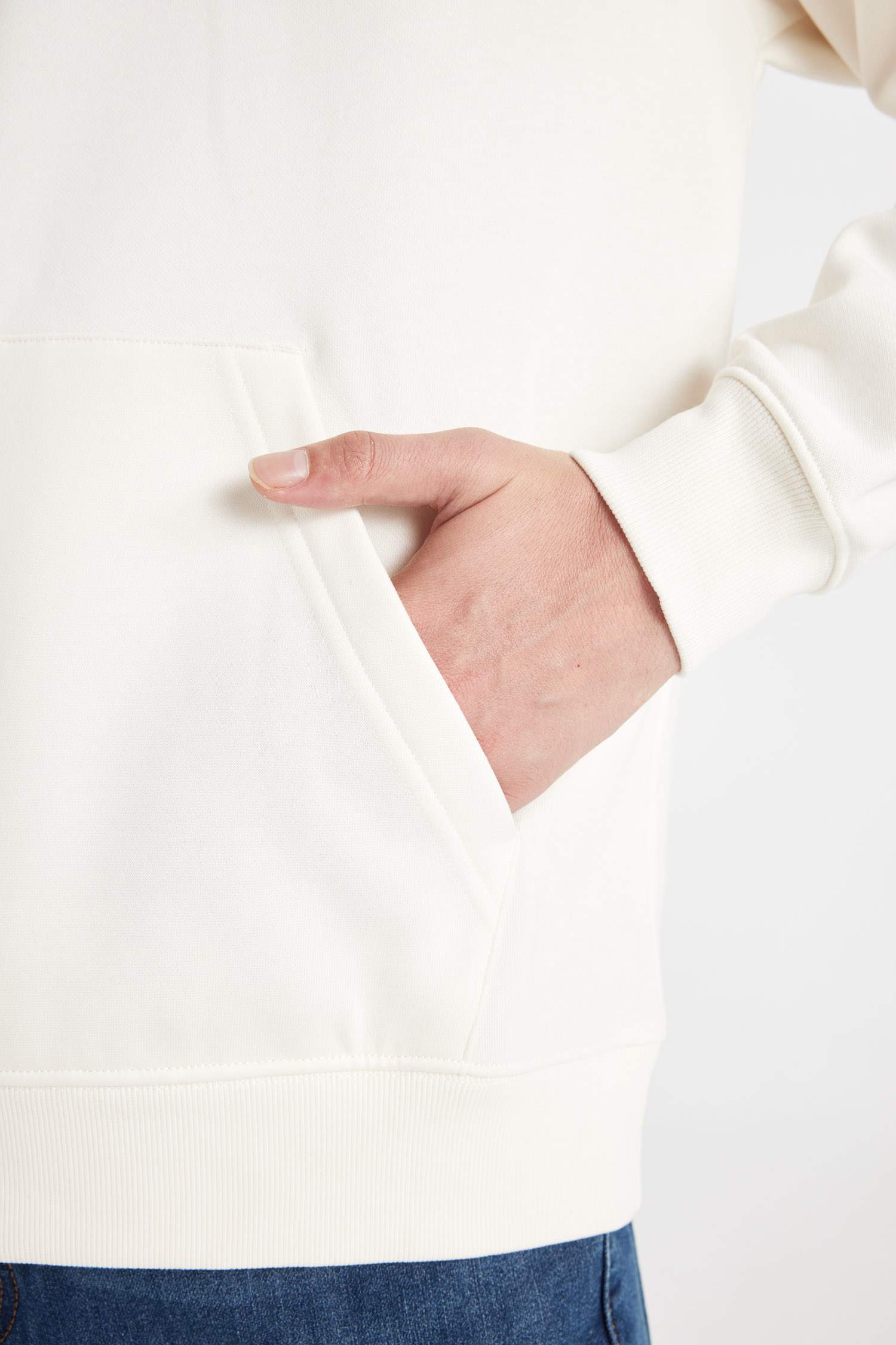 Boxy Fit Kapüşonlu Cepli Baskılı Sweatshirt