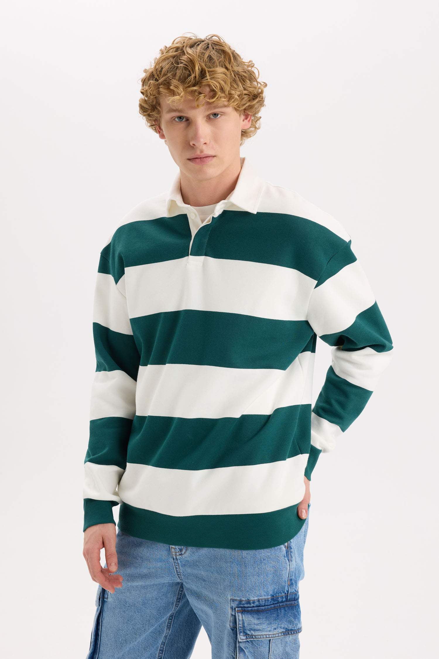 سويت شيرت مخطط أوفر سايز بياقة بولو