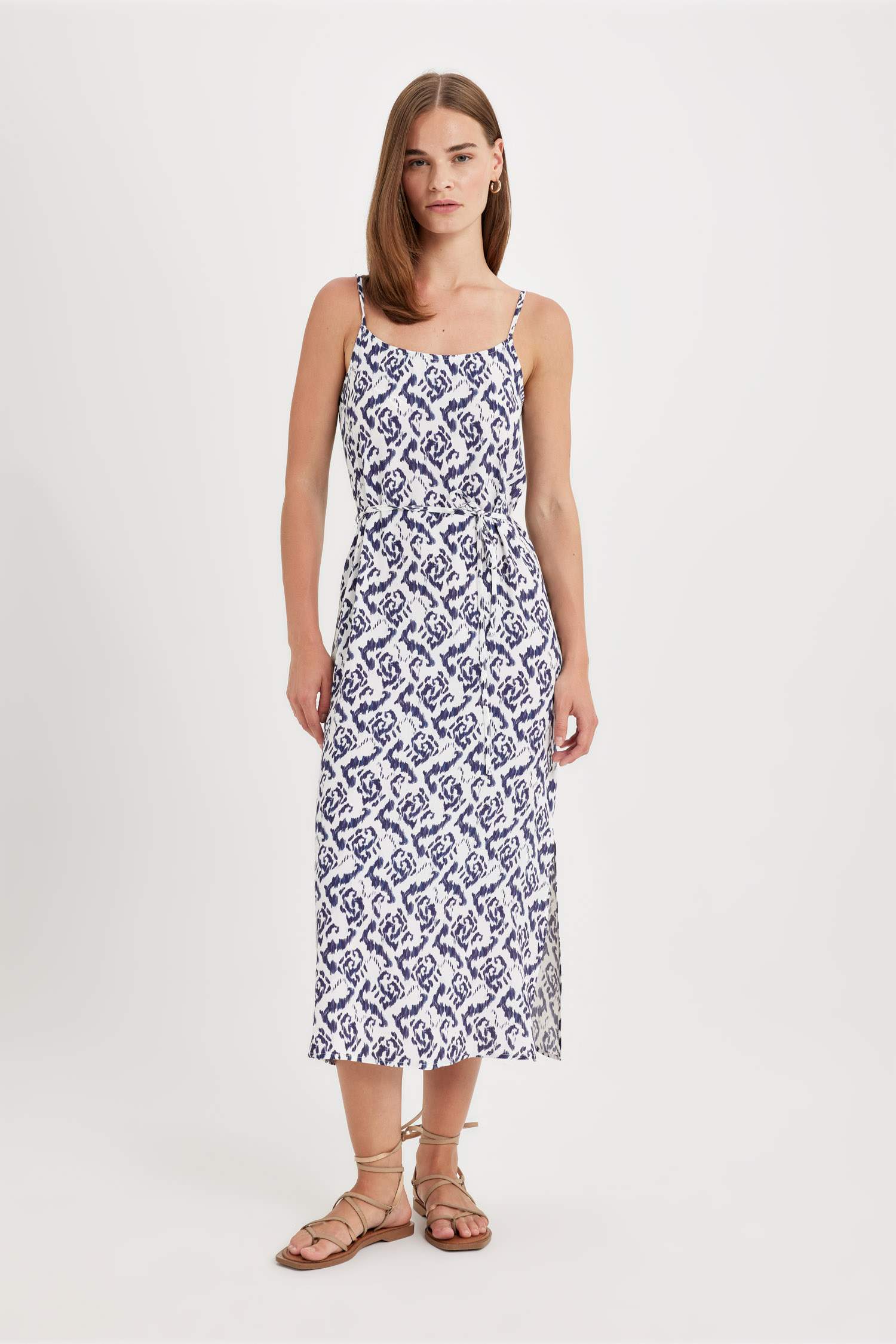 Yuvarlak Yaka Desenli Maroken Askılı Midi Elbise