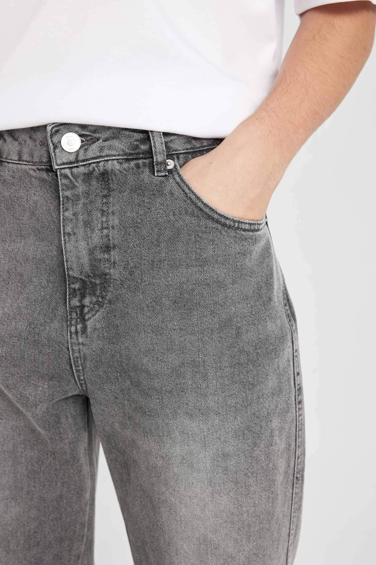 %100 Pamuk Straight Fit Normal Kalıp Normal Bel Boru Paça Jean Pantolon