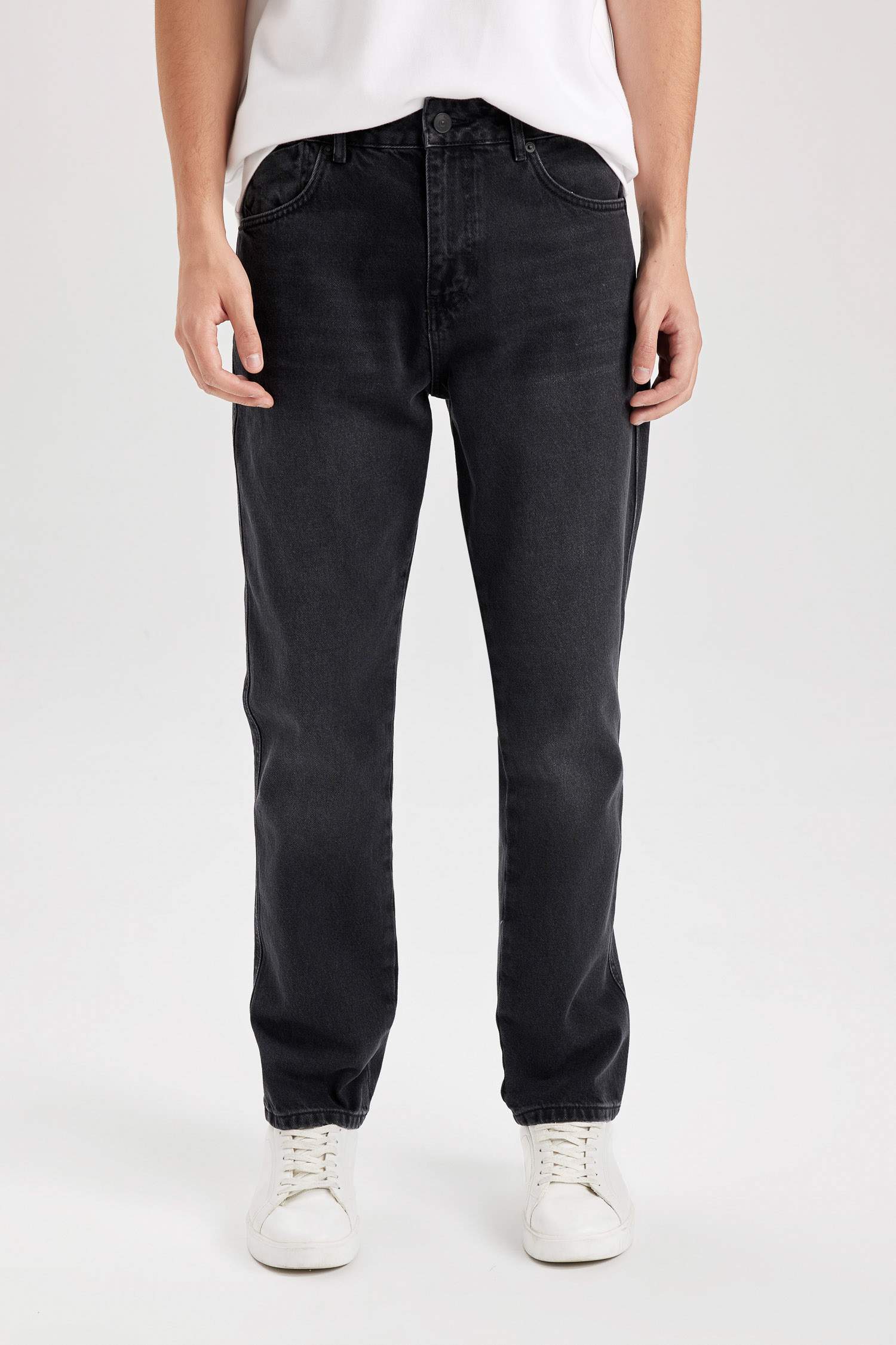 سروال جينز جينز قصة مستقيمة واسع