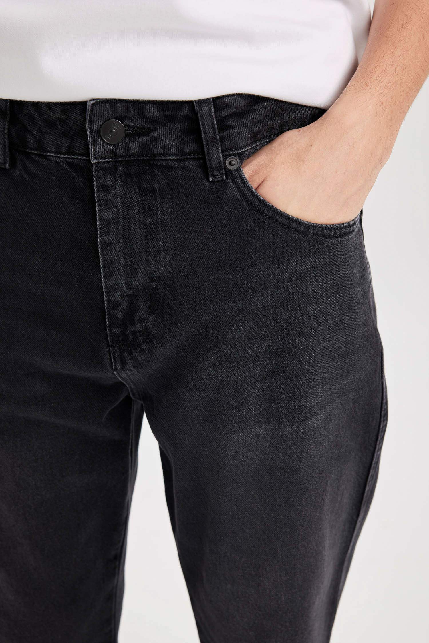 سروال جينز جينز قصة مستقيمة واسع