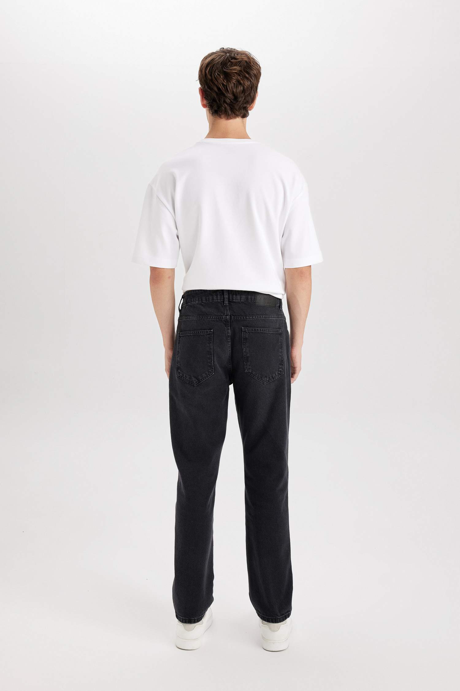 سروال جينز جينز قصة مستقيمة واسع