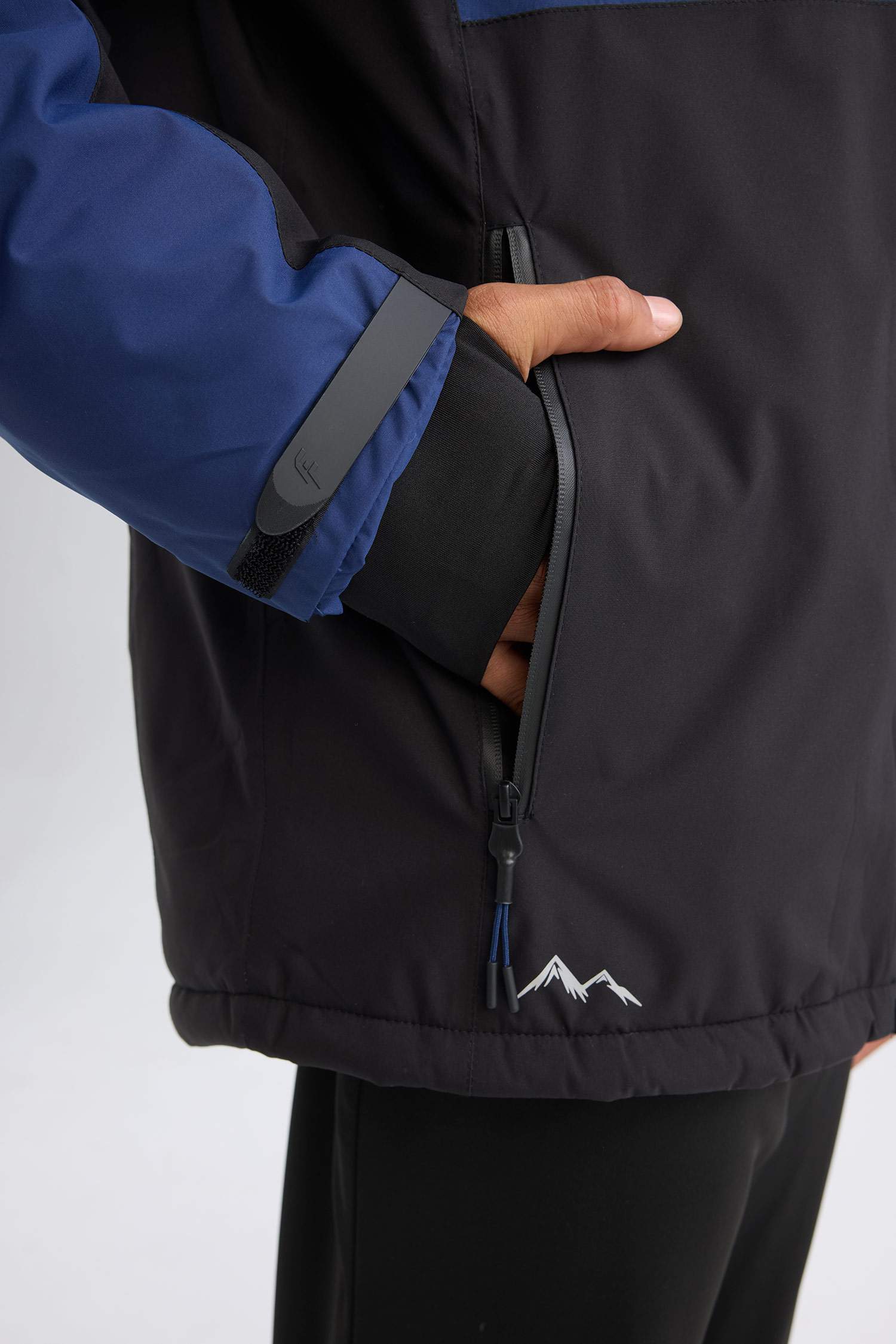 DeFactoFit Hooded Fleece Lined Zippered Waterproof Ski Jacket