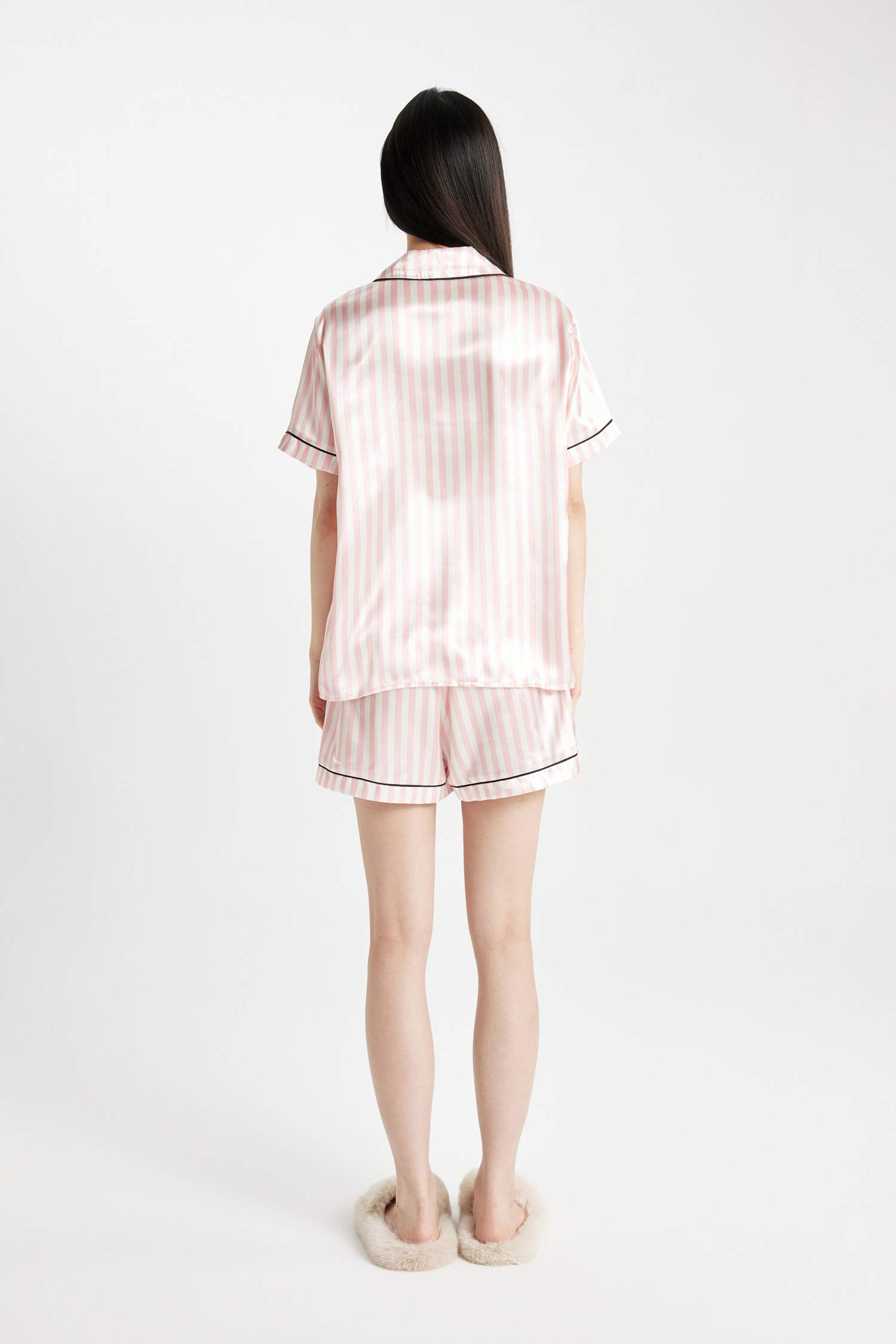 طقم بيجاما ستان قصة عادية من Fall in Love - قطعتين