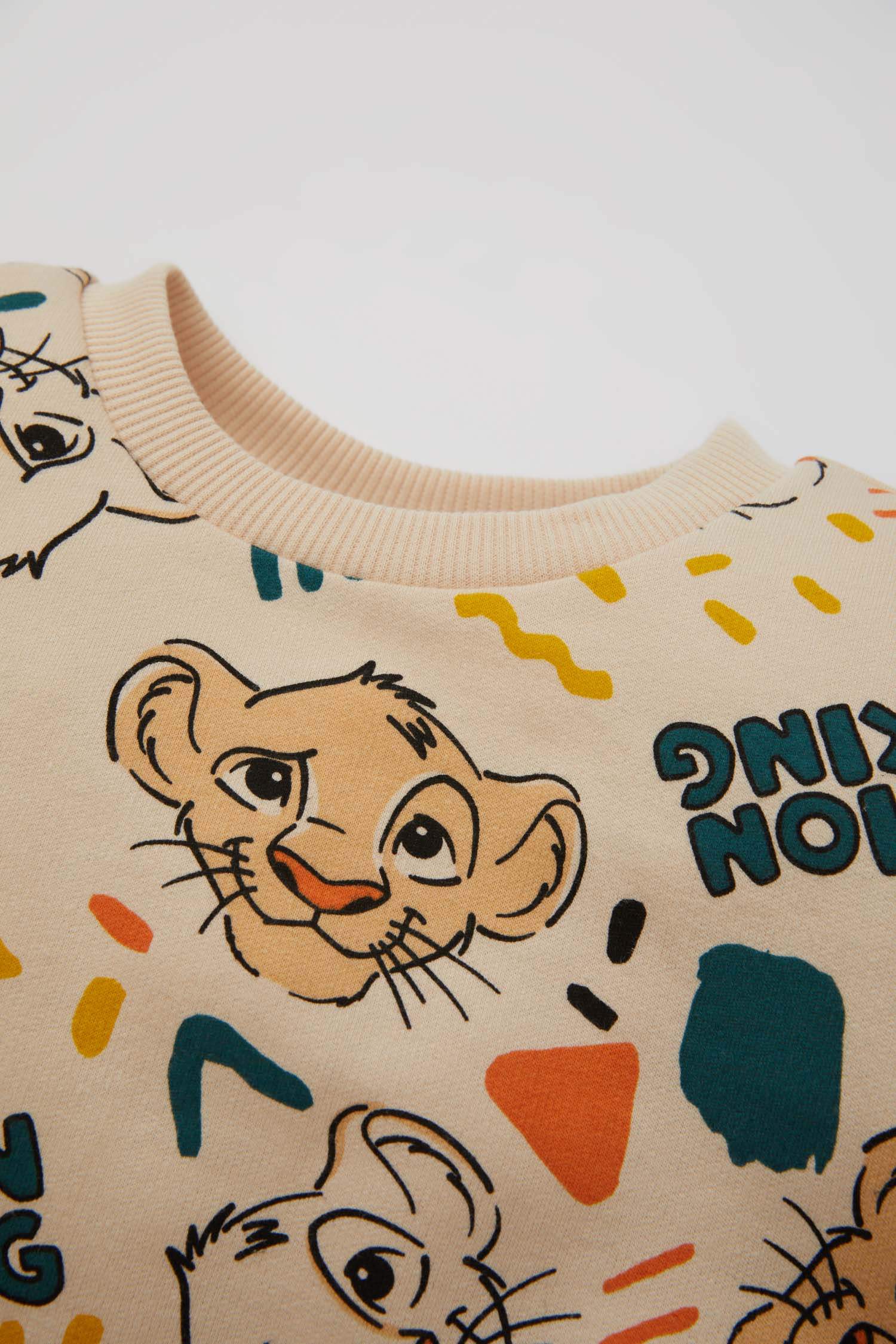 طقم بيبي اولادي سويت شيرت وسويت بانتس قصة عادية من ليون كنج - قطعتين