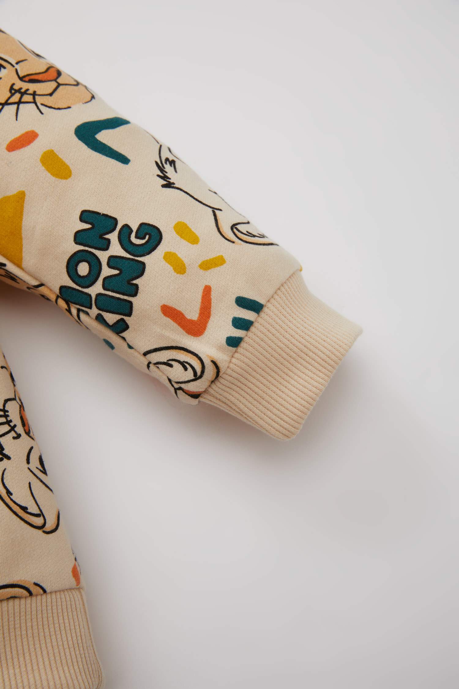 طقم بيبي اولادي سويت شيرت وسويت بانتس قصة عادية من ليون كنج - قطعتين