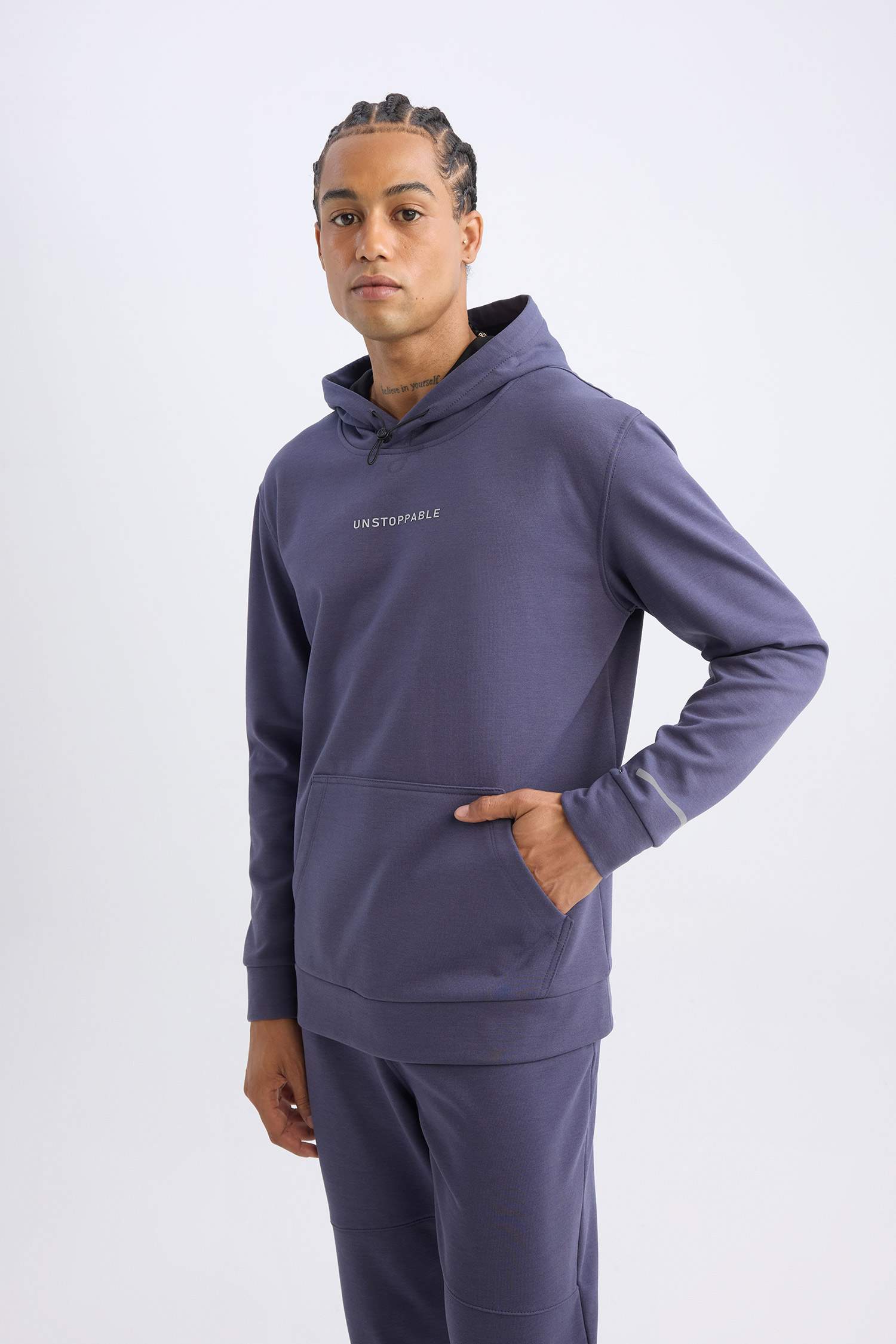 Standart Fit Kapüşonlu Arma Baskılı Kanguru Cepli Skuba Dalgıç Kumaş Sporcu Sweatshirt