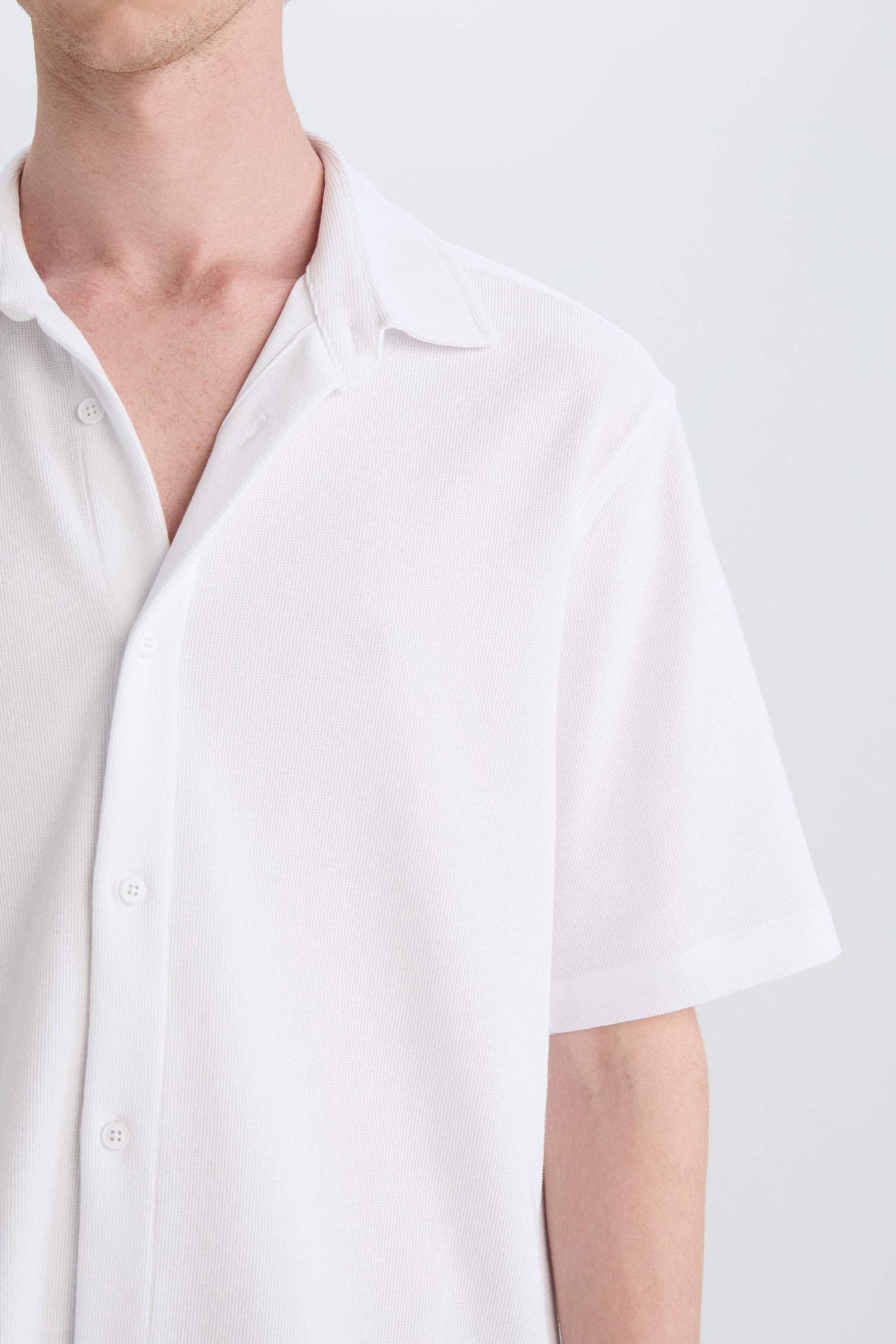 قميص نص كم قصة عادية من قطن برقبة قميص