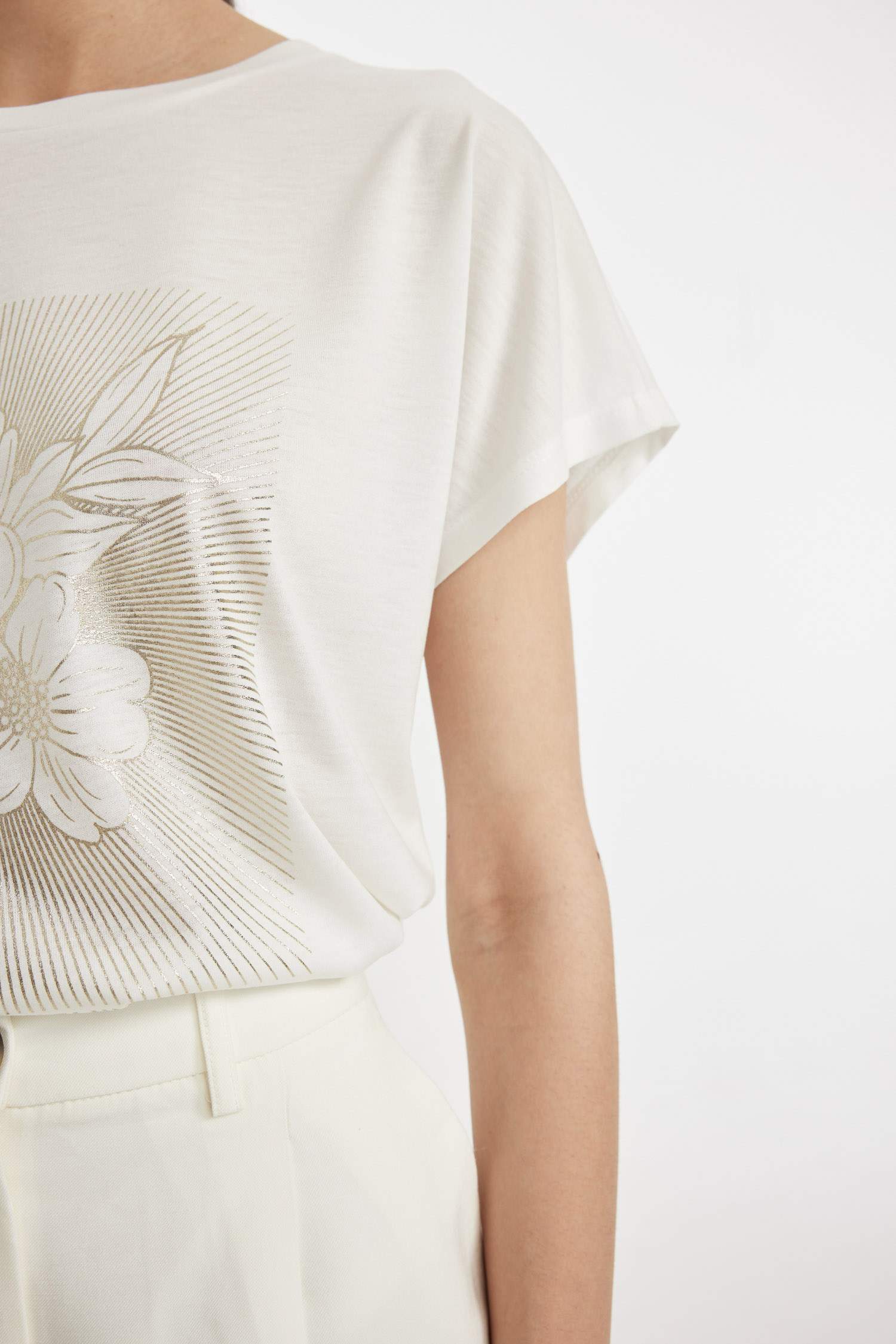 Crew Neck Floral Short Sleeve T-Shirt