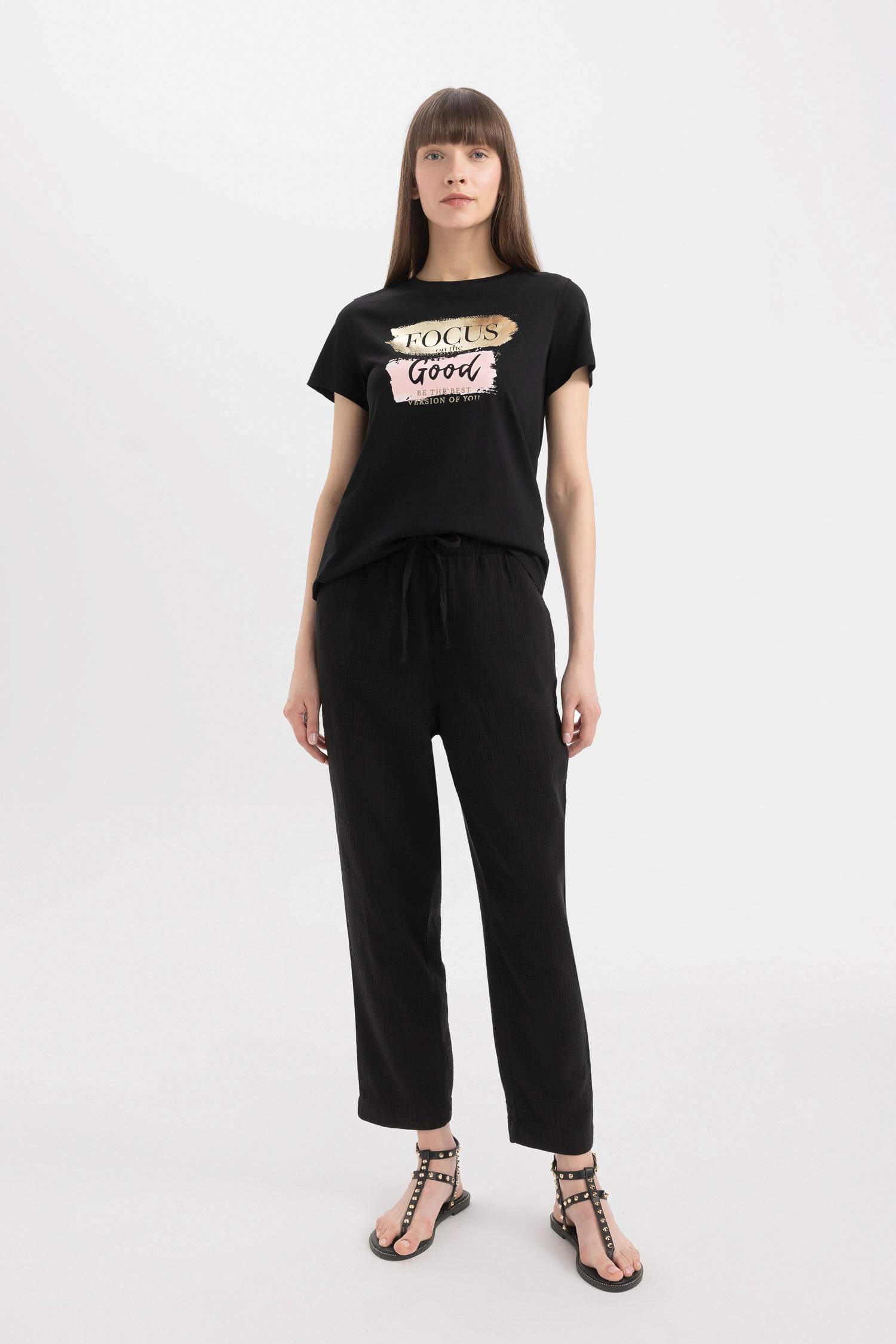 تيشيرت نص ردن مطبوع بياخة مستديرة وقصة عادية