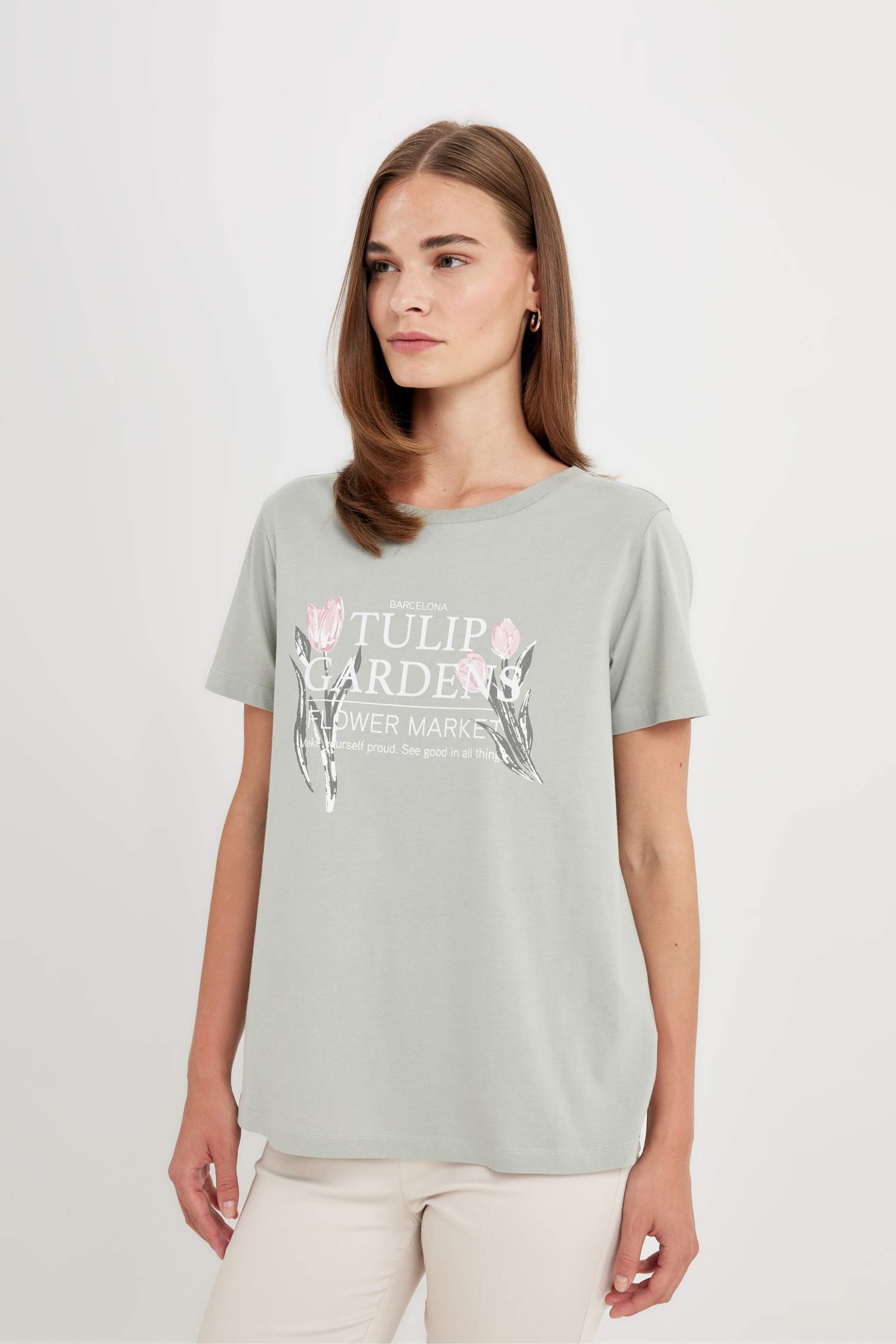 تيشيرت نص كم مطبوع قصة عادية برقبة مستديرة