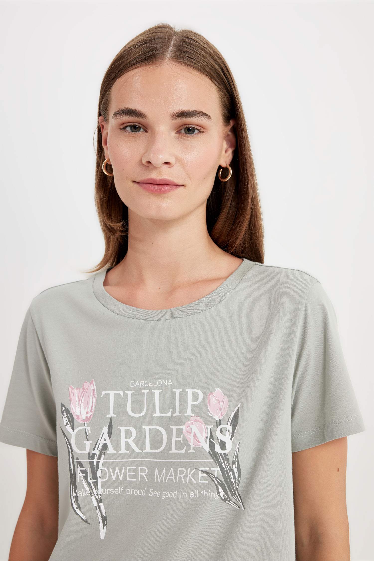 تيشيرت نص كم مطبوع قصة عادية برقبة مستديرة