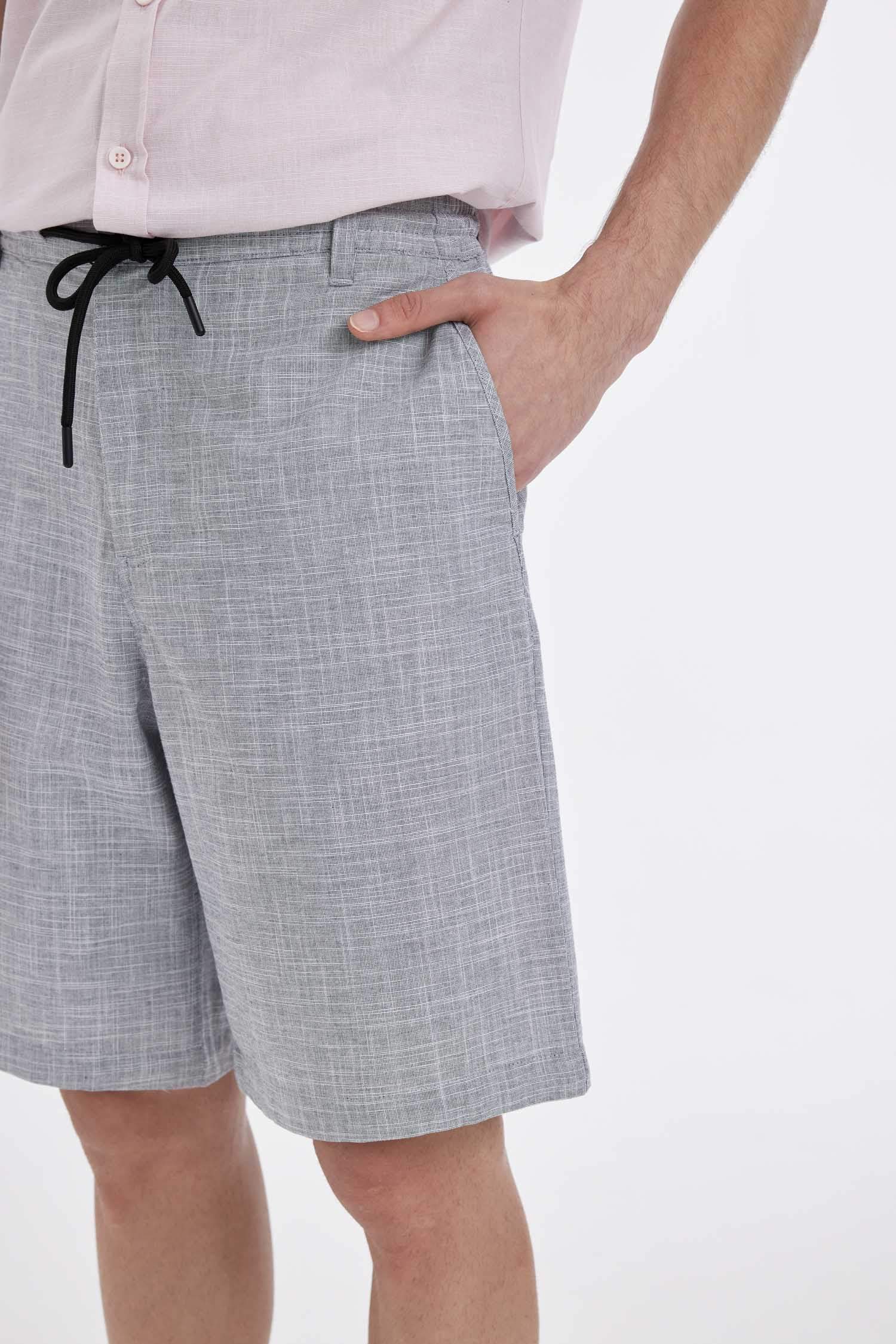 شورت برمودا كارجو برجل عادي