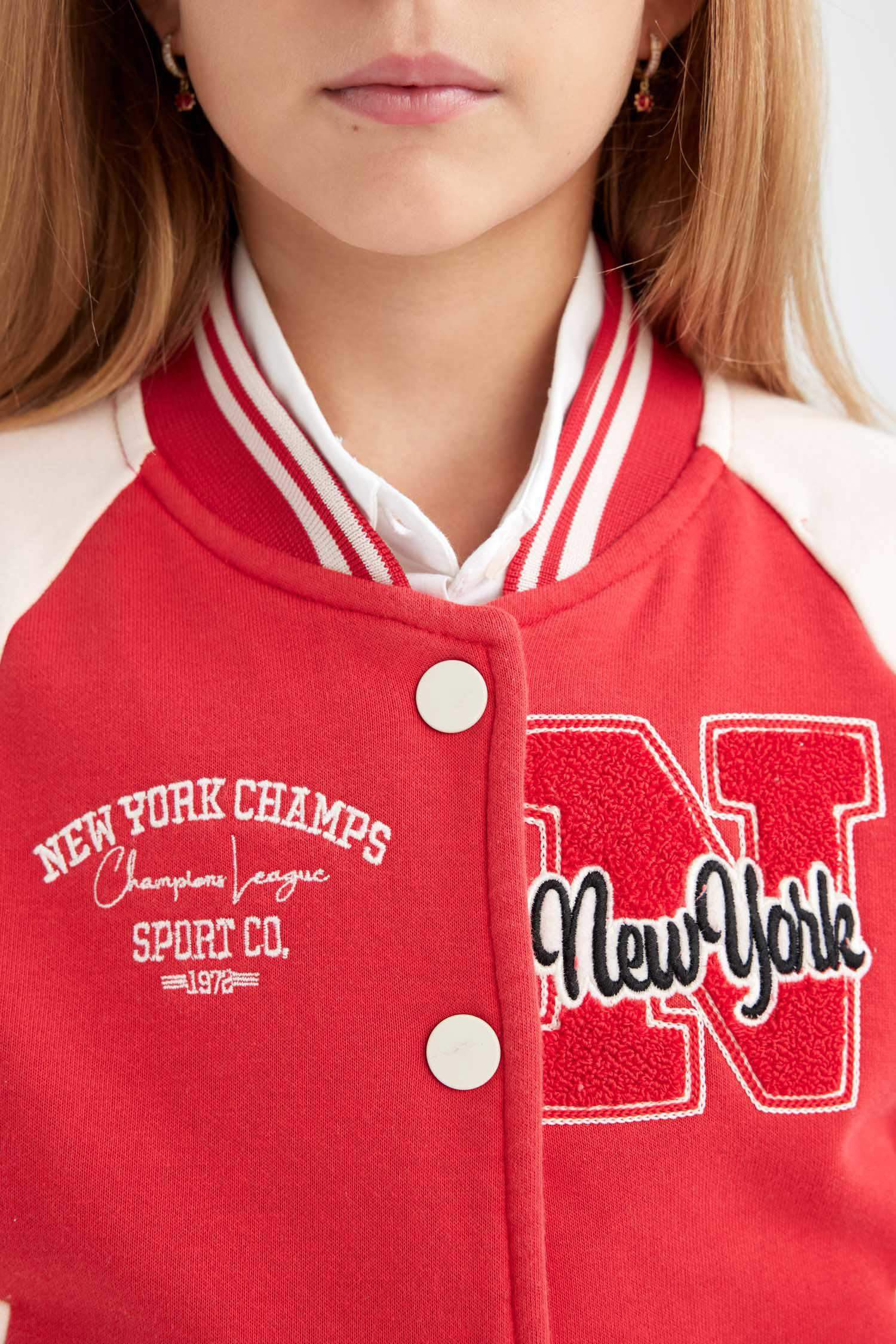 Бомбер с принтом для девочек