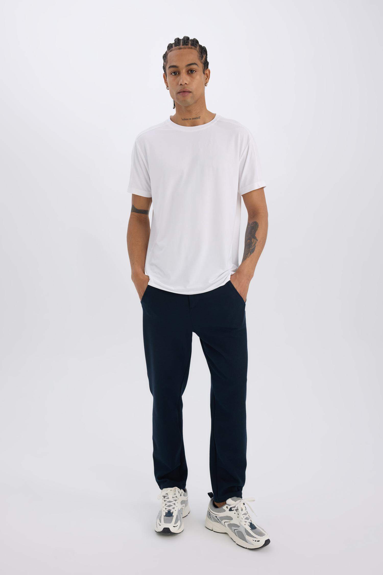 DeFactoFit Sporcu Jogger Eşofman Altı Slim Fit Dar Kesim Standart Paça Cepli Beli Lastikli