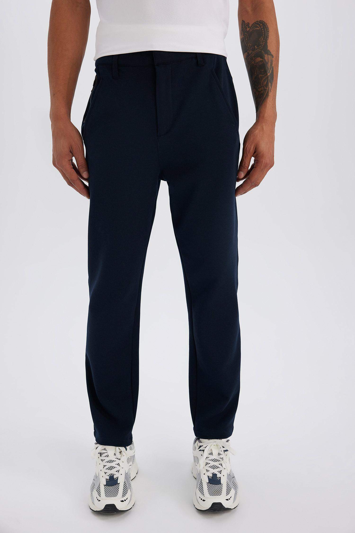 DeFactoFit Sporcu Jogger Eşofman Altı Slim Fit Dar Kesim Standart Paça Cepli Beli Lastikli