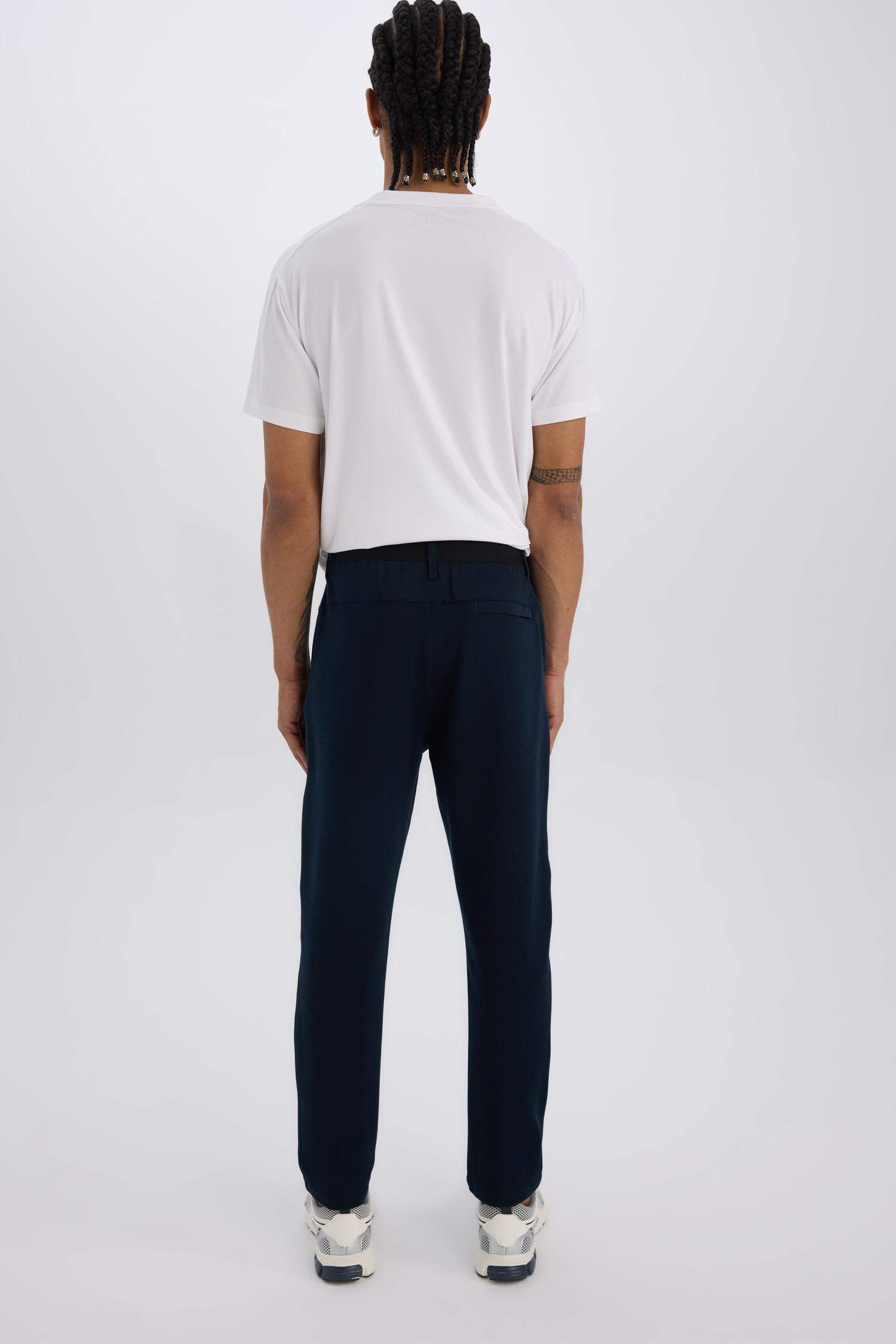 DeFactoFit Sporcu Jogger Eşofman Altı Slim Fit Dar Kesim Standart Paça Cepli Beli Lastikli