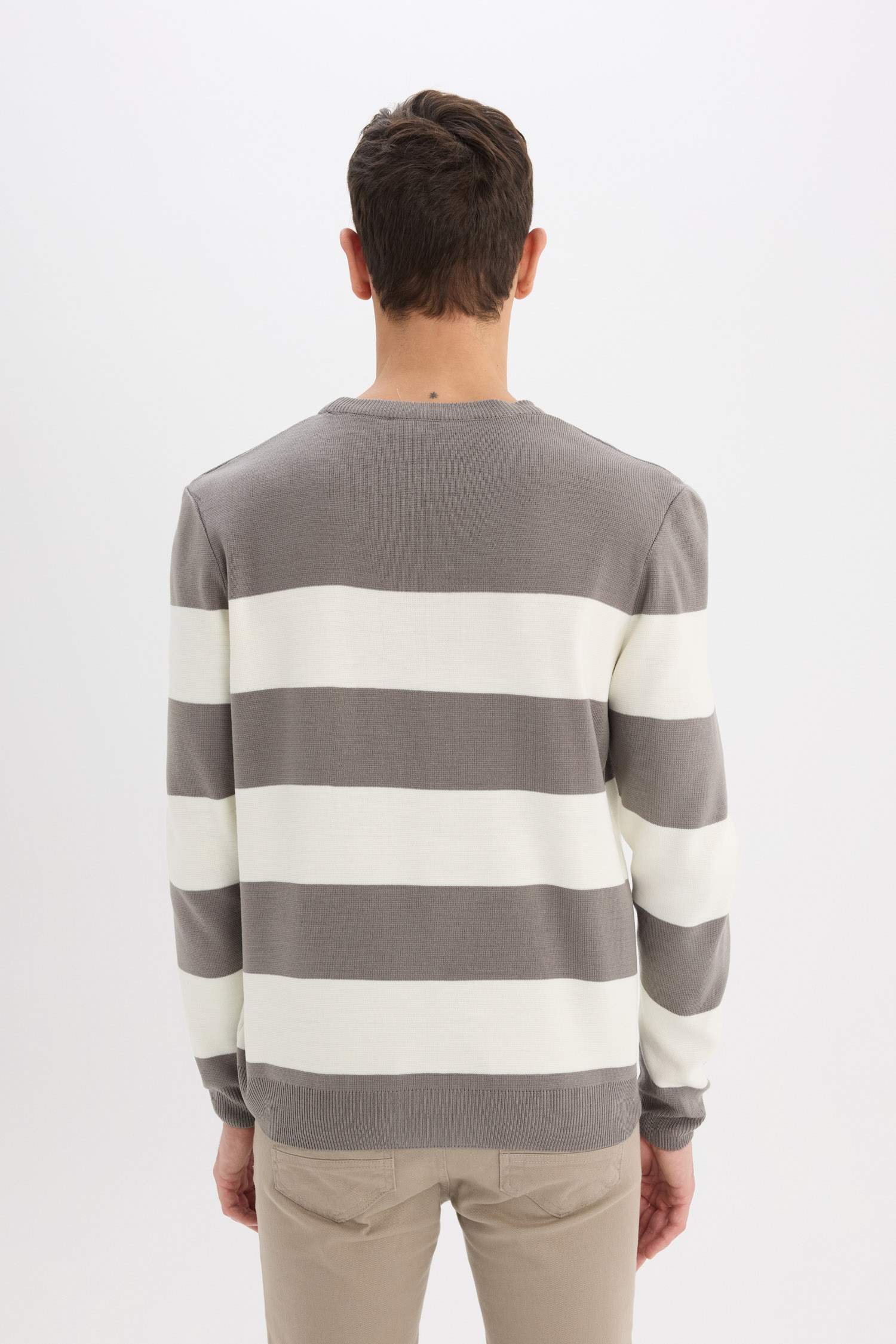 Standard Fit Crew Neck Knitwear Pullover