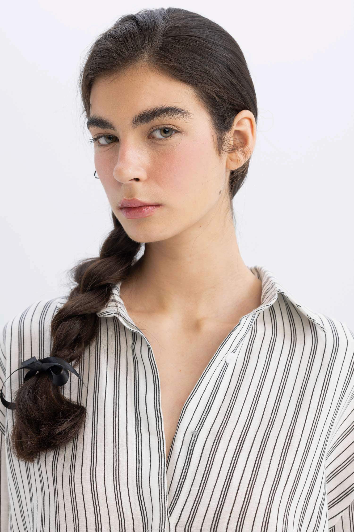 Lug Von Siga x DeFacto %100 Keten Oversize Çizgili Uzun Kollu Gömlek