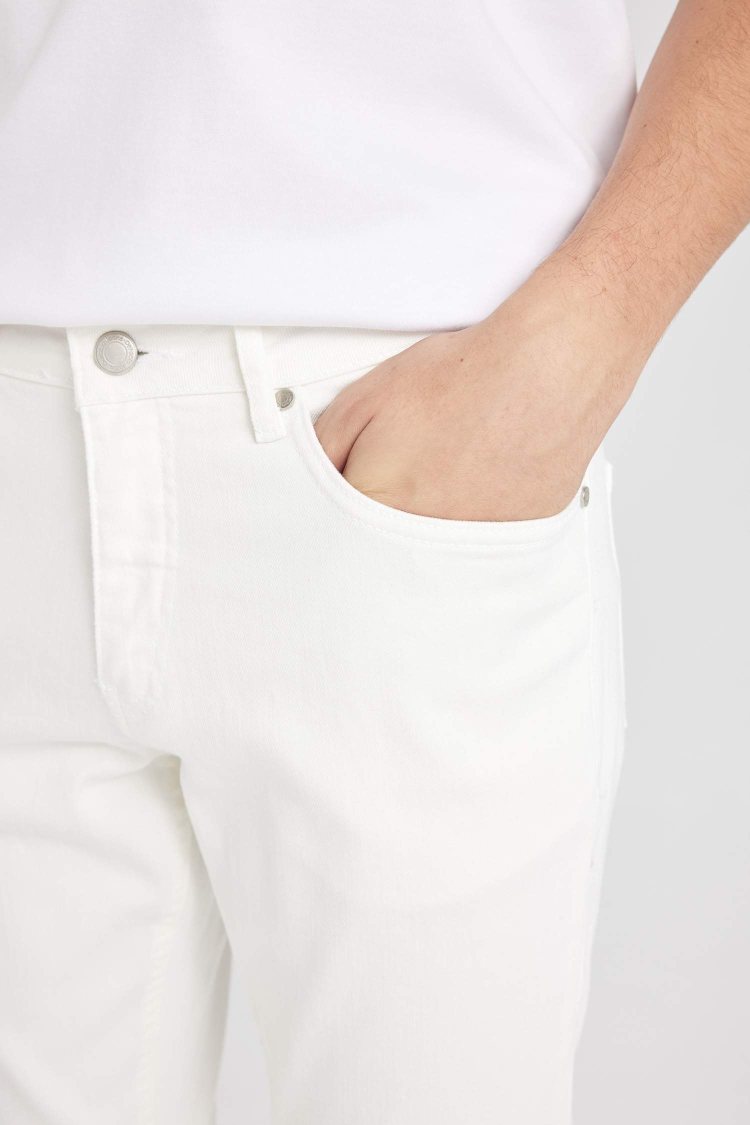 Pedro Slim Fit Normal Waist Narrow Leg Jeans