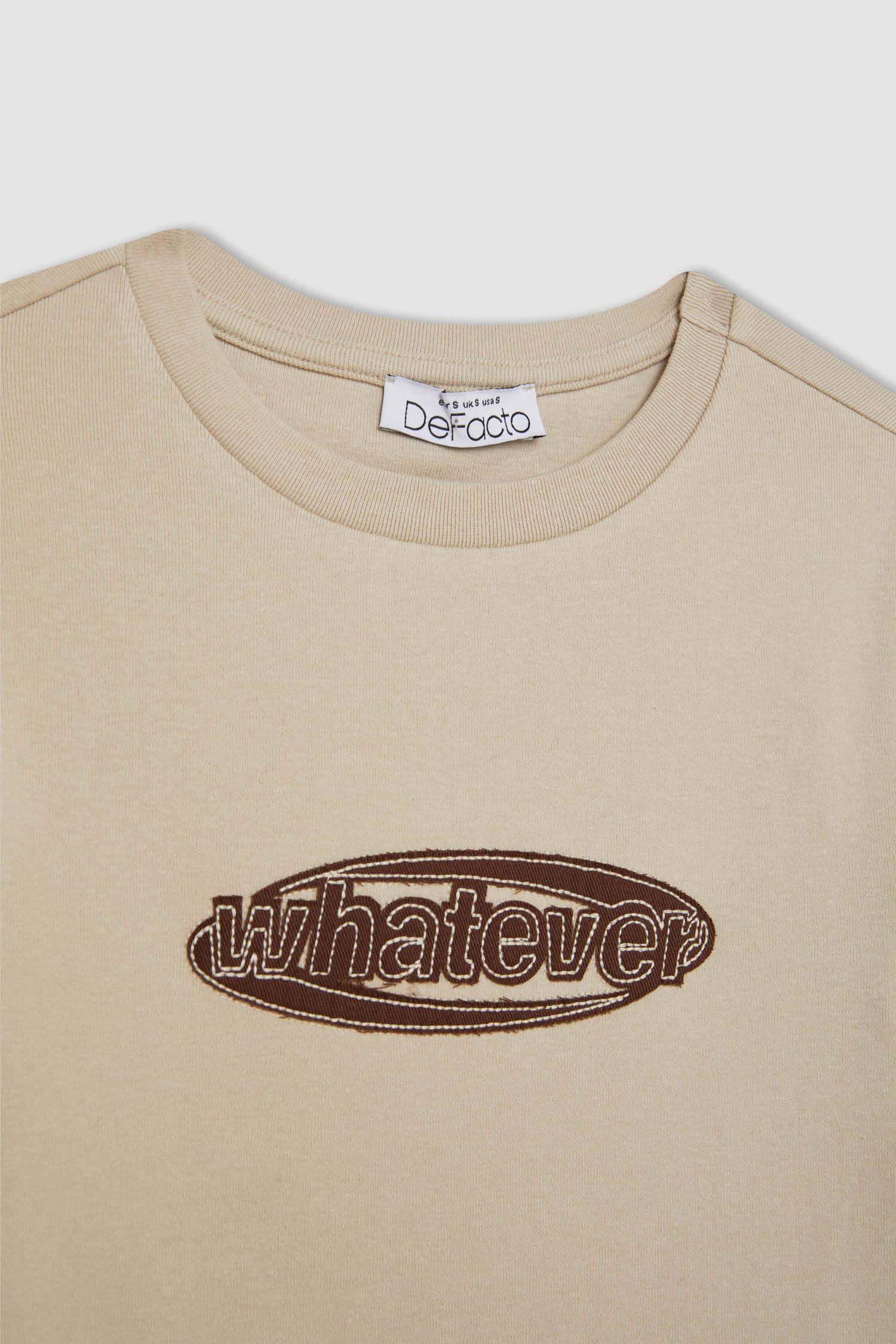 تيشيرت نص كم مضلع سليم فيت برقبة مستديرة