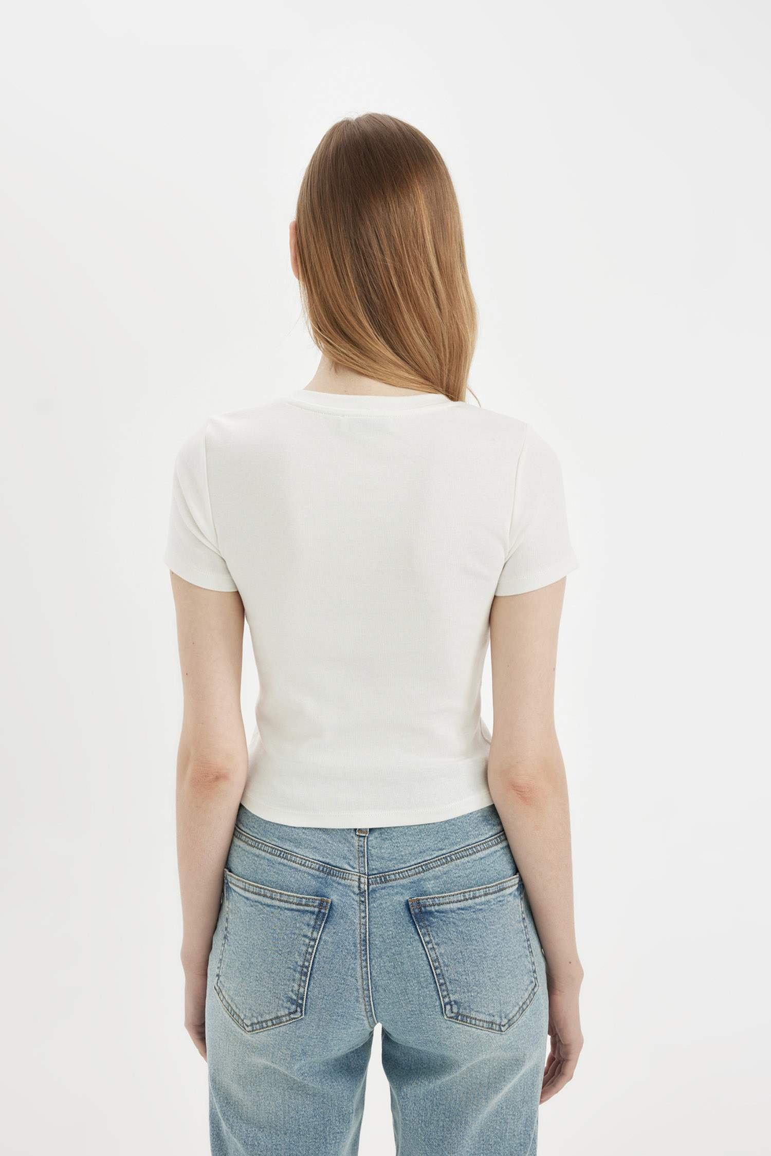 تيشيرت نص ردن مطبوع بياخة مستديرة