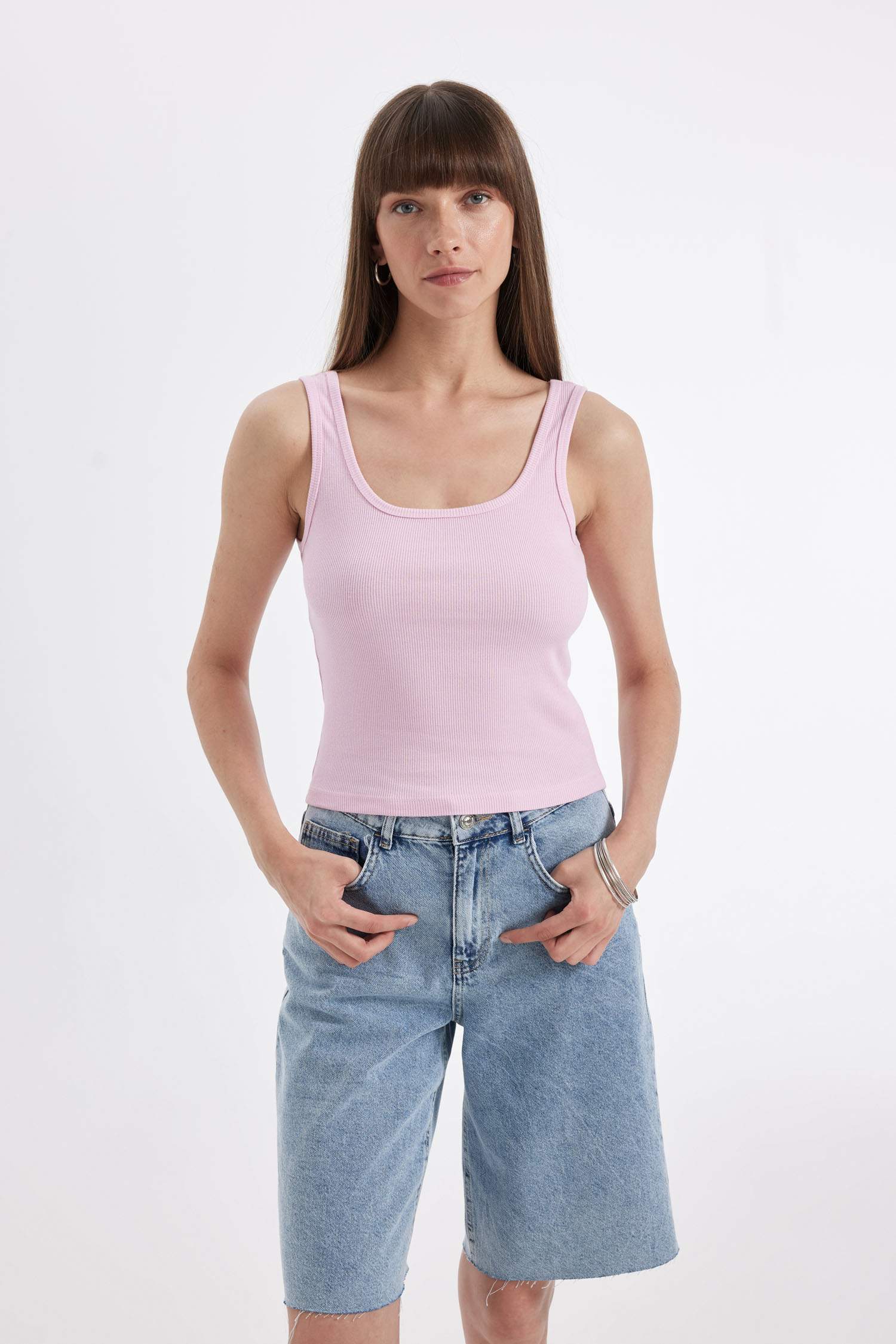 تانك توب مضلع سليم فيت بياقة مربعة