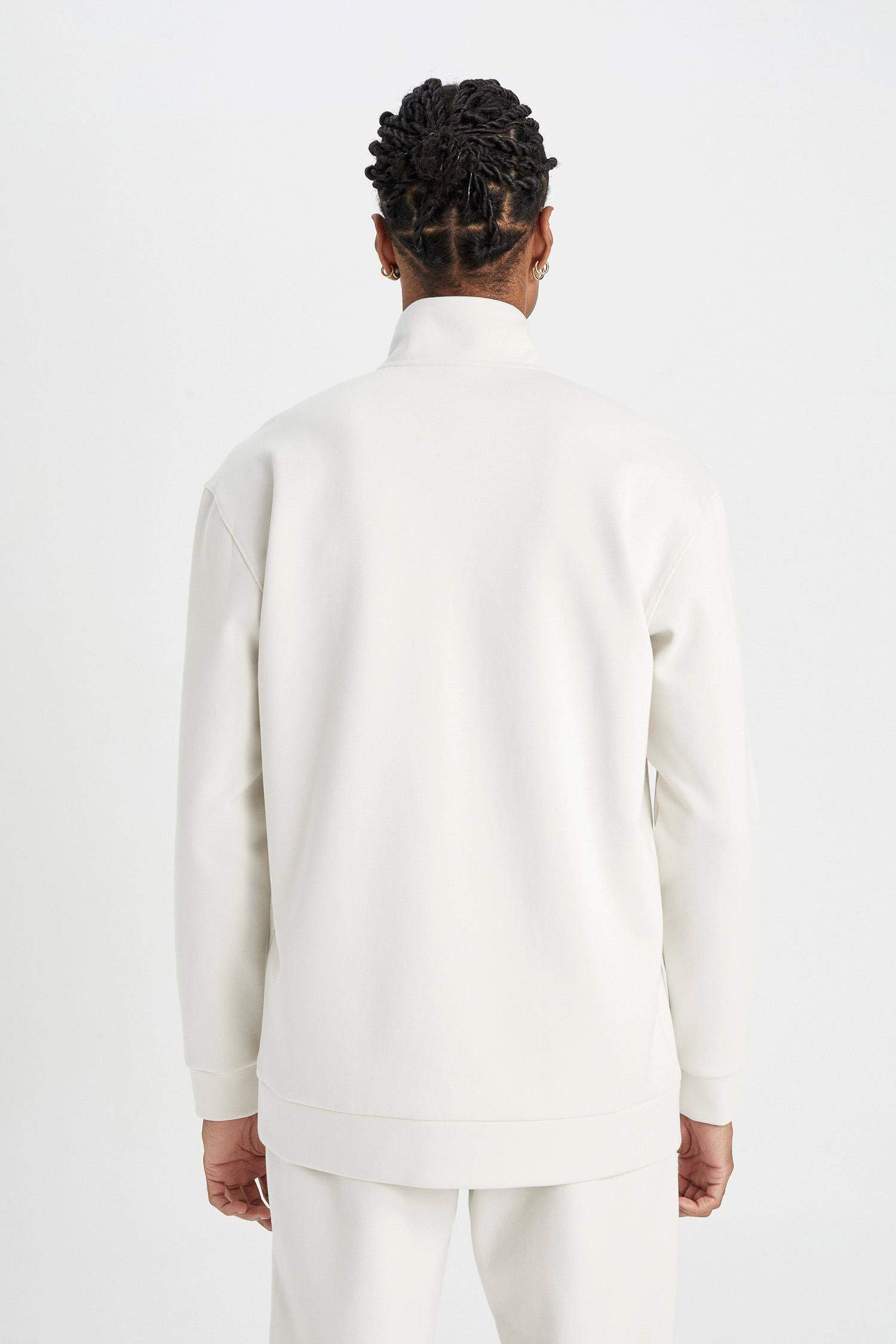 سويت شيرت قصة عادية بياخة عالية