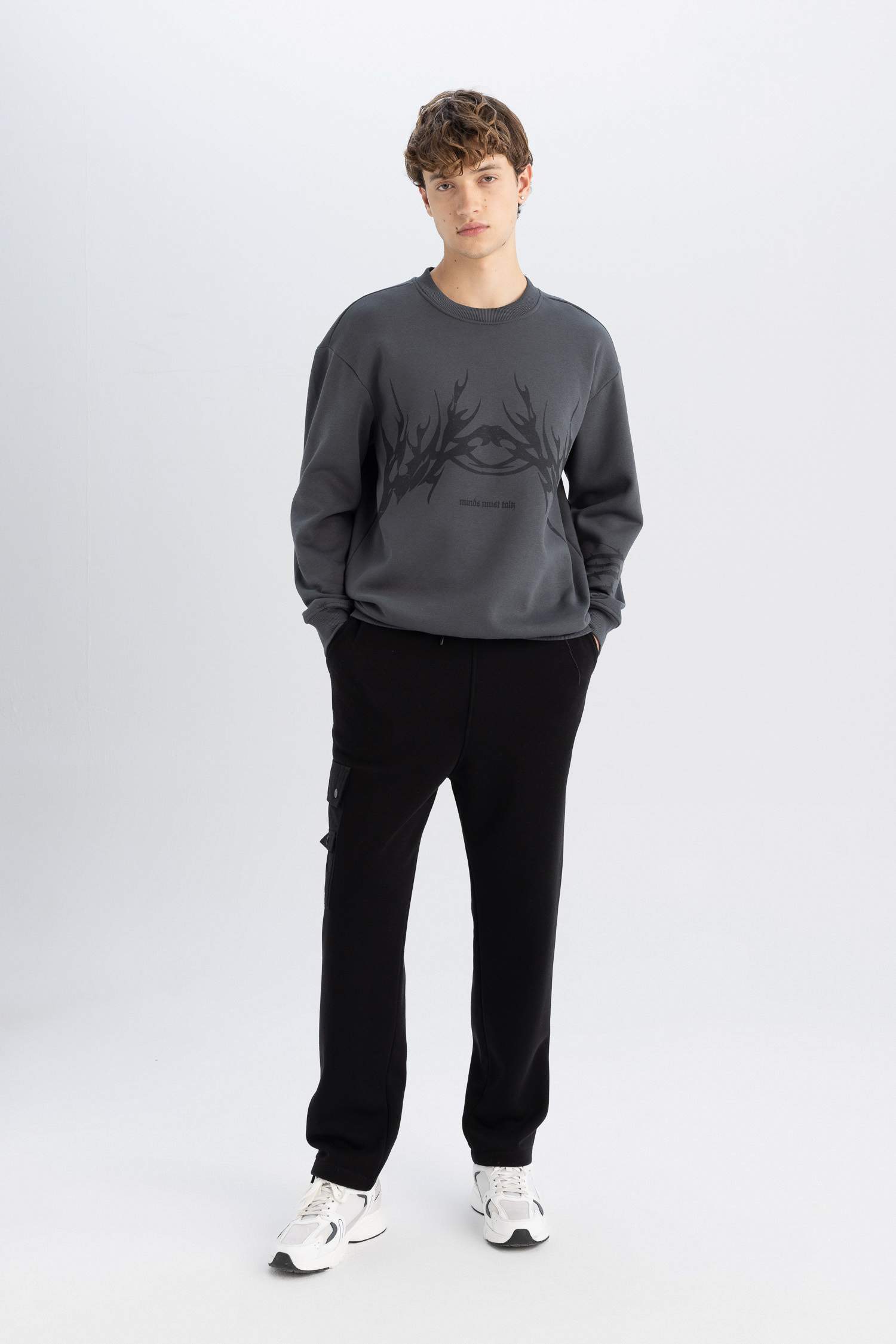 Boxy Fit Crew Neck Printed Sweatshirt