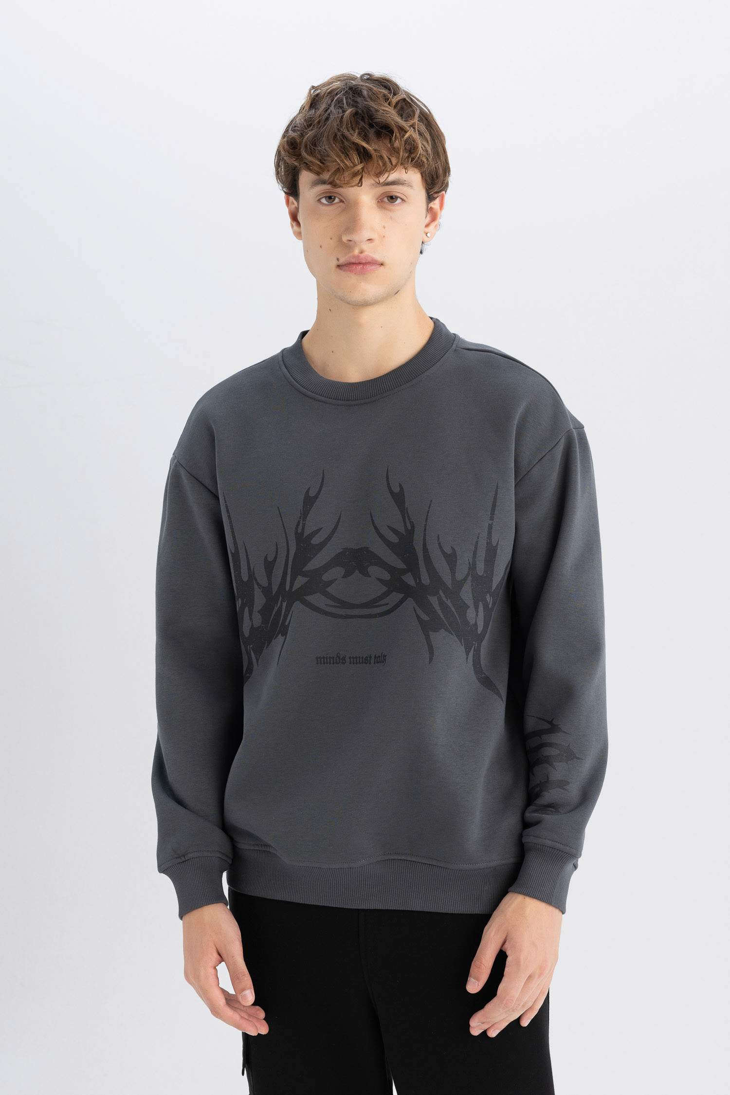 Boxy Fit Crew Neck Printed Sweatshirt