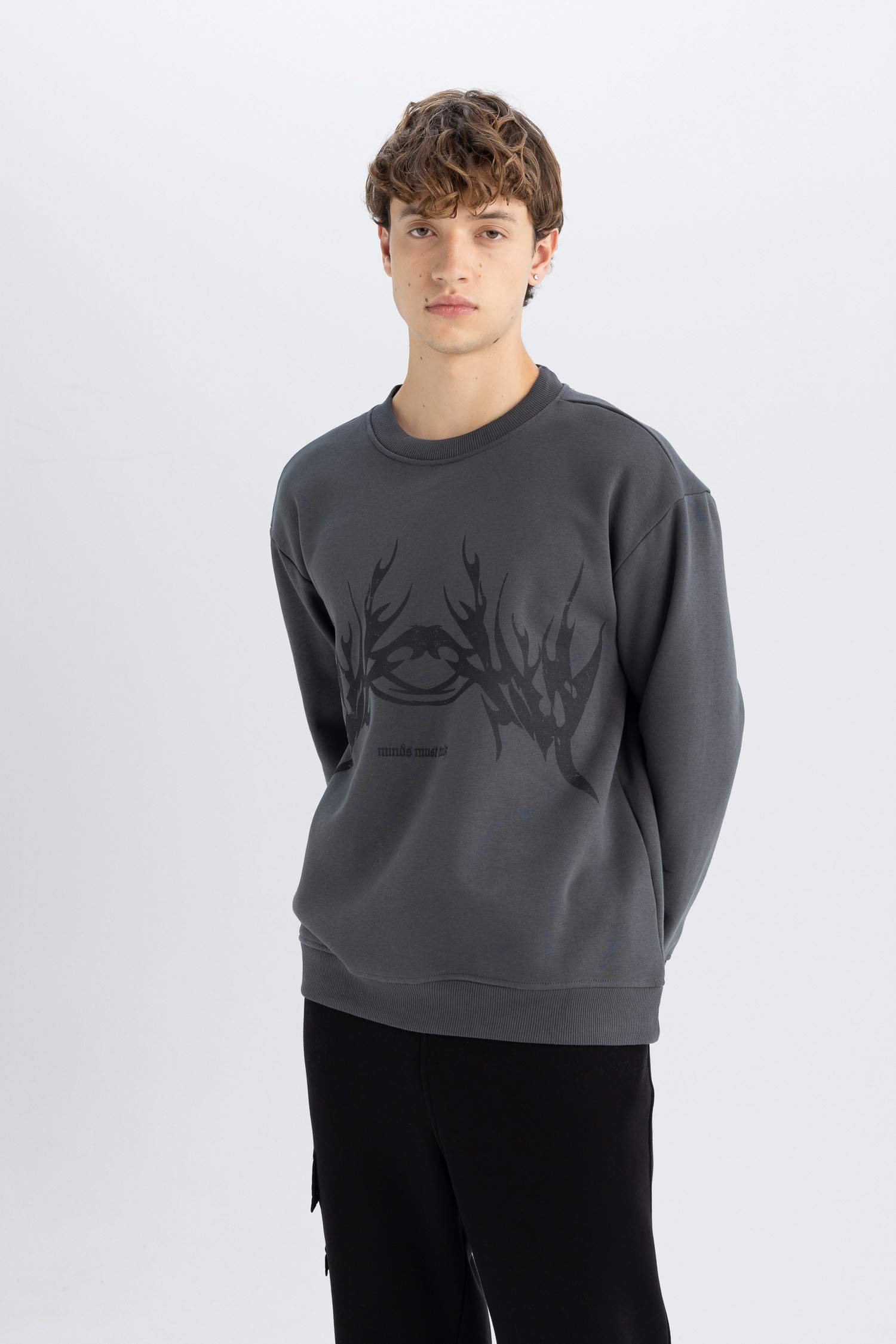Boxy Fit Crew Neck Printed Sweatshirt