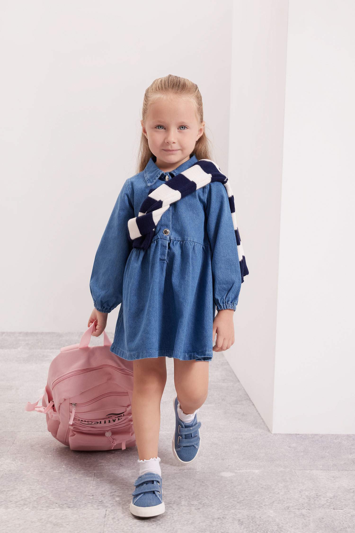 فستان جينز بناتي قصة عادية ردن طويل بياخة كبيرة