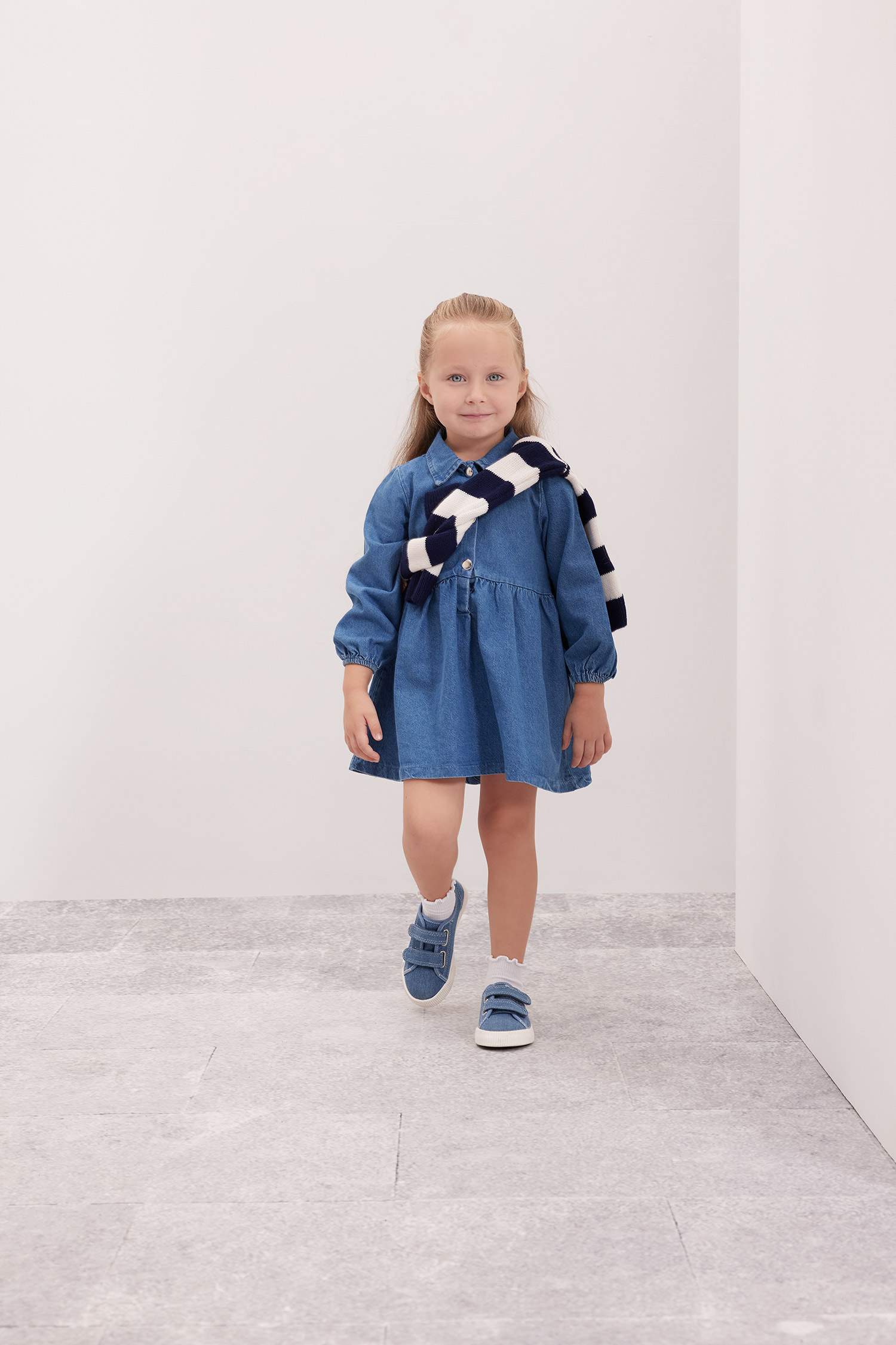 فستان جينز بناتي قصة عادية ردن طويل بياخة كبيرة