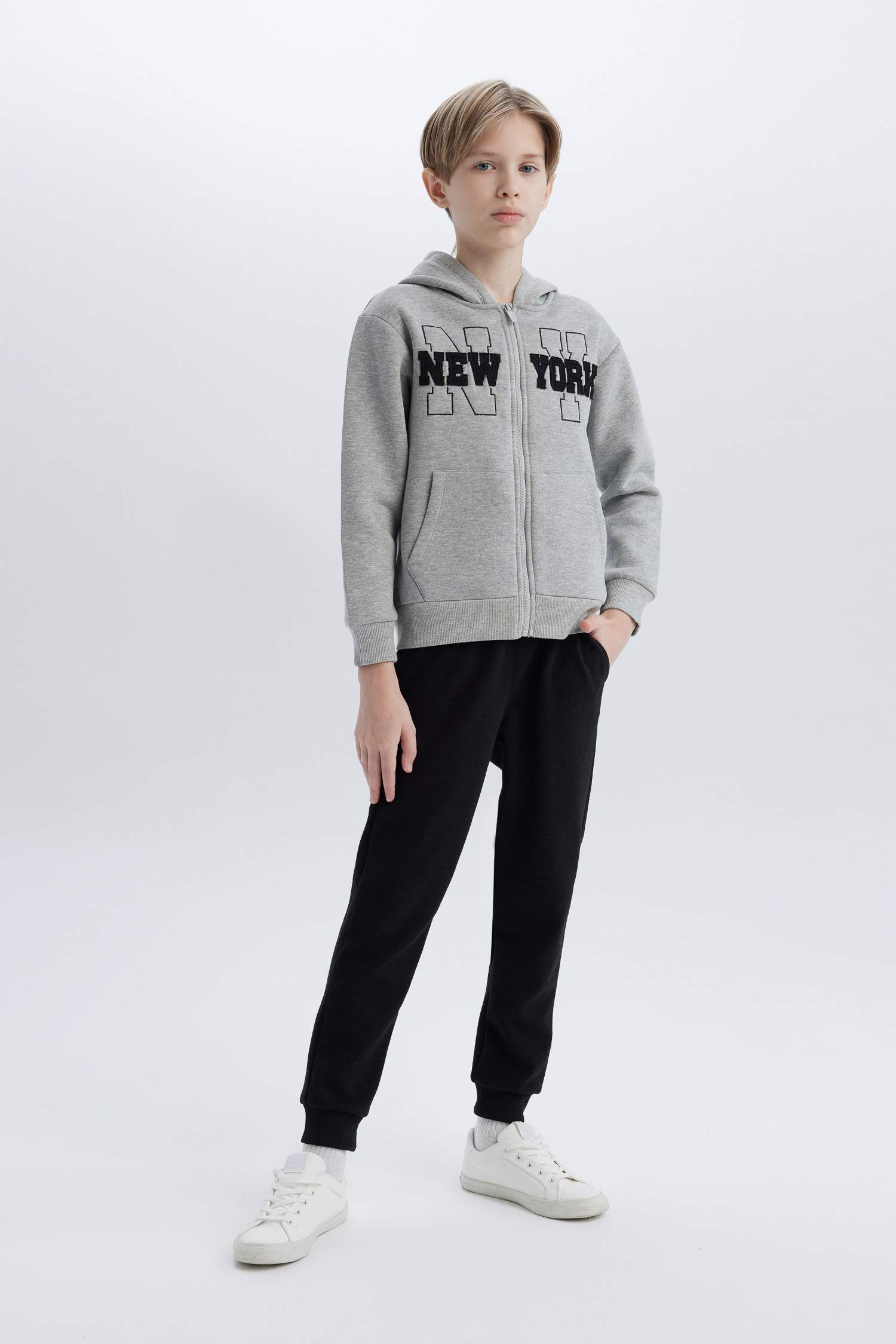 Erkek Çocuk 2'li Takım Kapüşonlu Baskılı Fermuarlı Sweatshirt Beli Lastikli Eşofman Altı