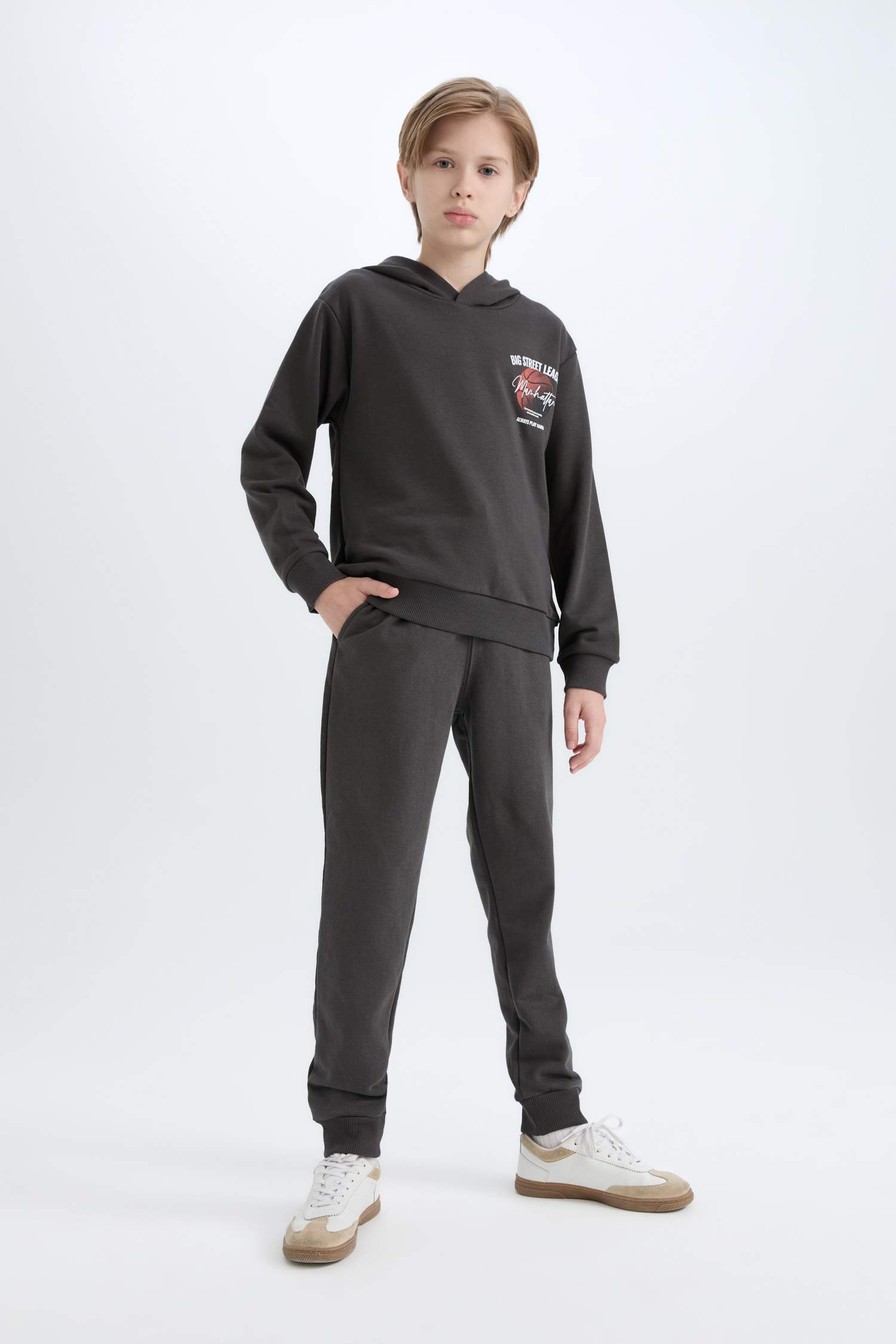 Erkek Çocuk 2'li Takım Kapüşonlu Baskılı Sweatshirt Beli Lastikli Eşofman Altı