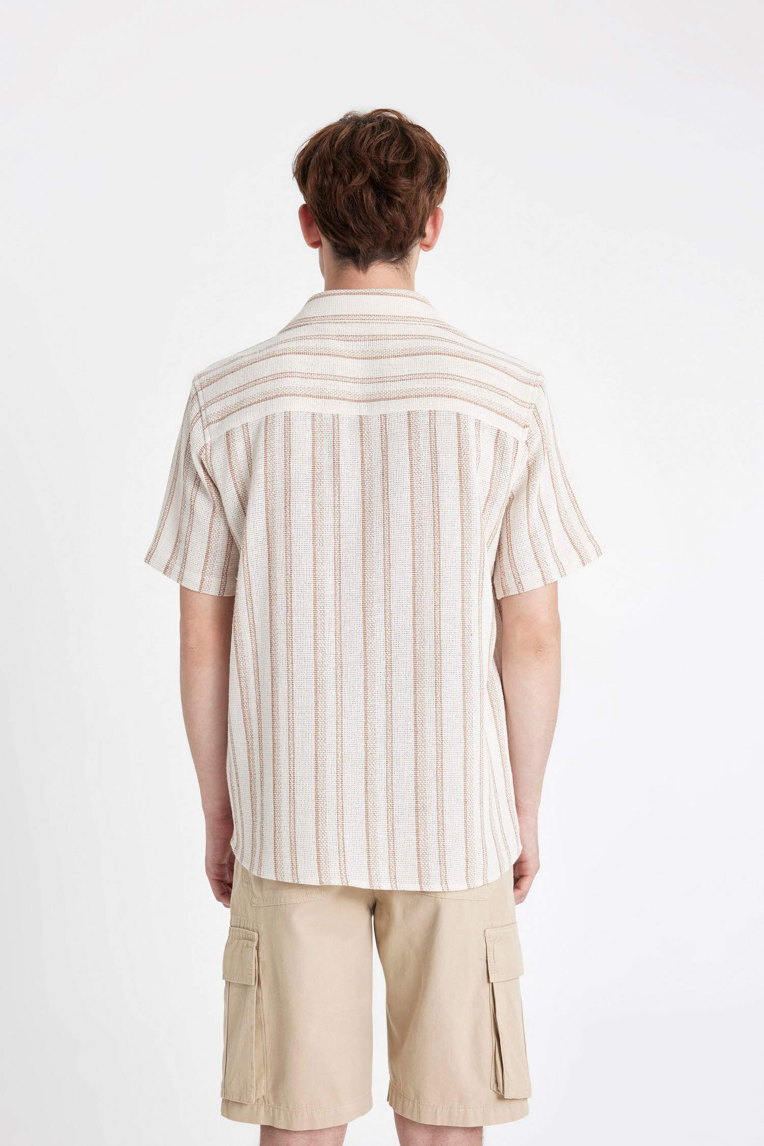 قميص مخطط نص ردن قصة عادية