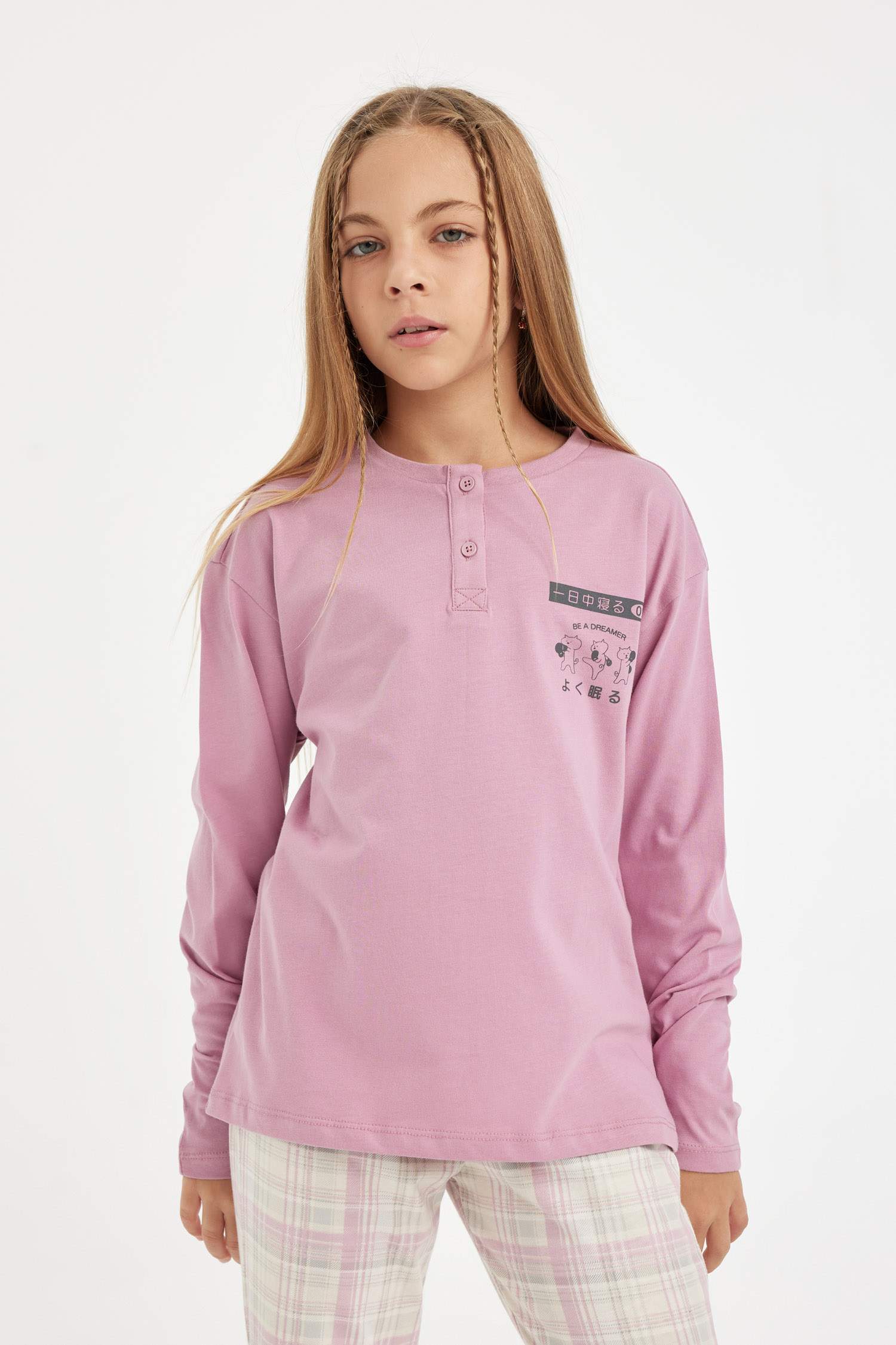 طقم بيجاما بناتي قصة عادية وطبعة حروف - قطعتين