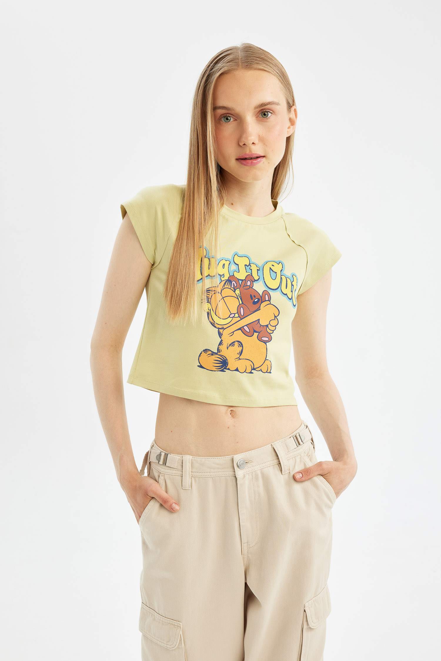 Garfield Fitted Crew Neck Short Sleeve T-Shirt