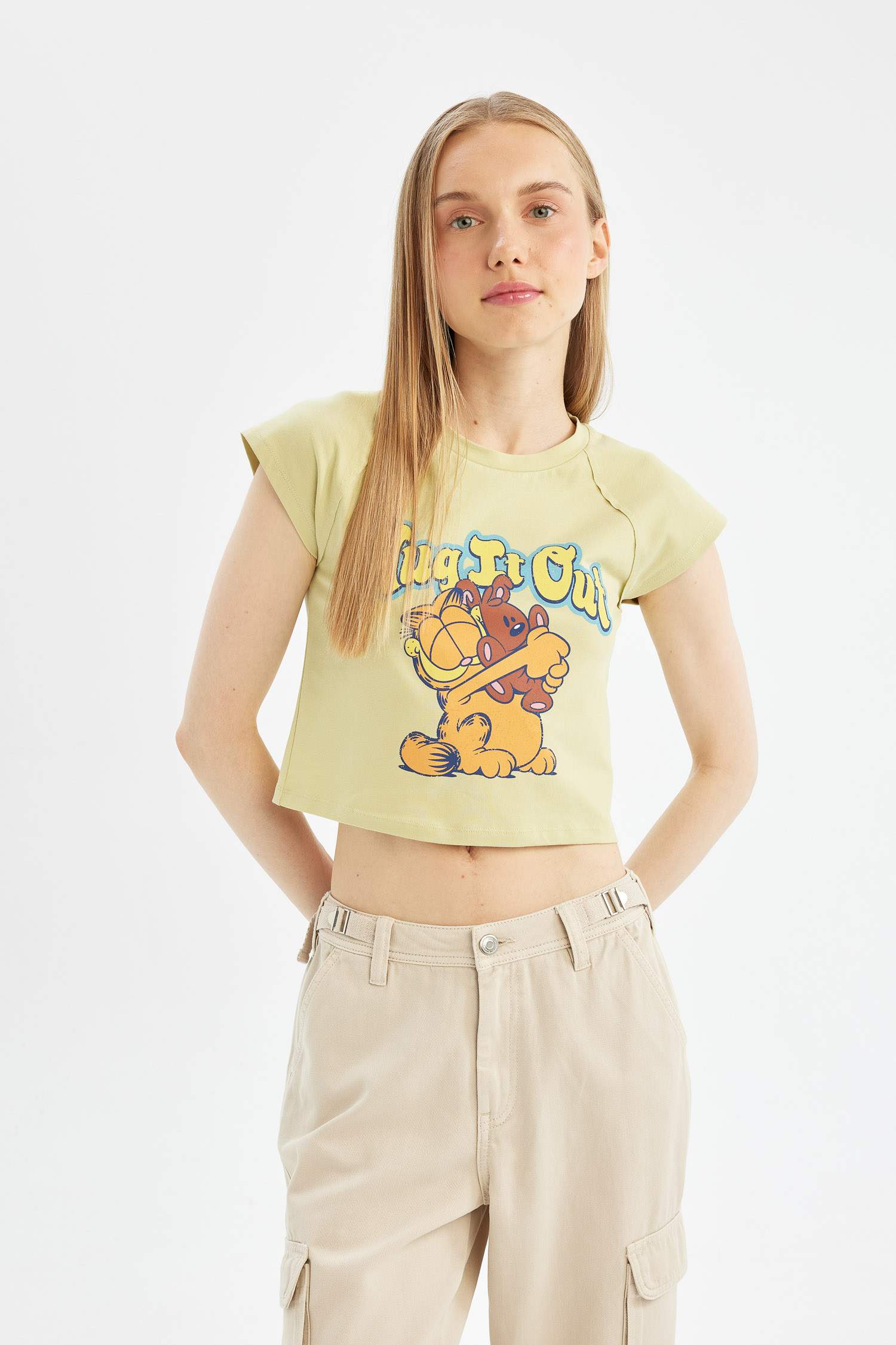 Garfield Fitted Crew Neck Short Sleeve T-Shirt