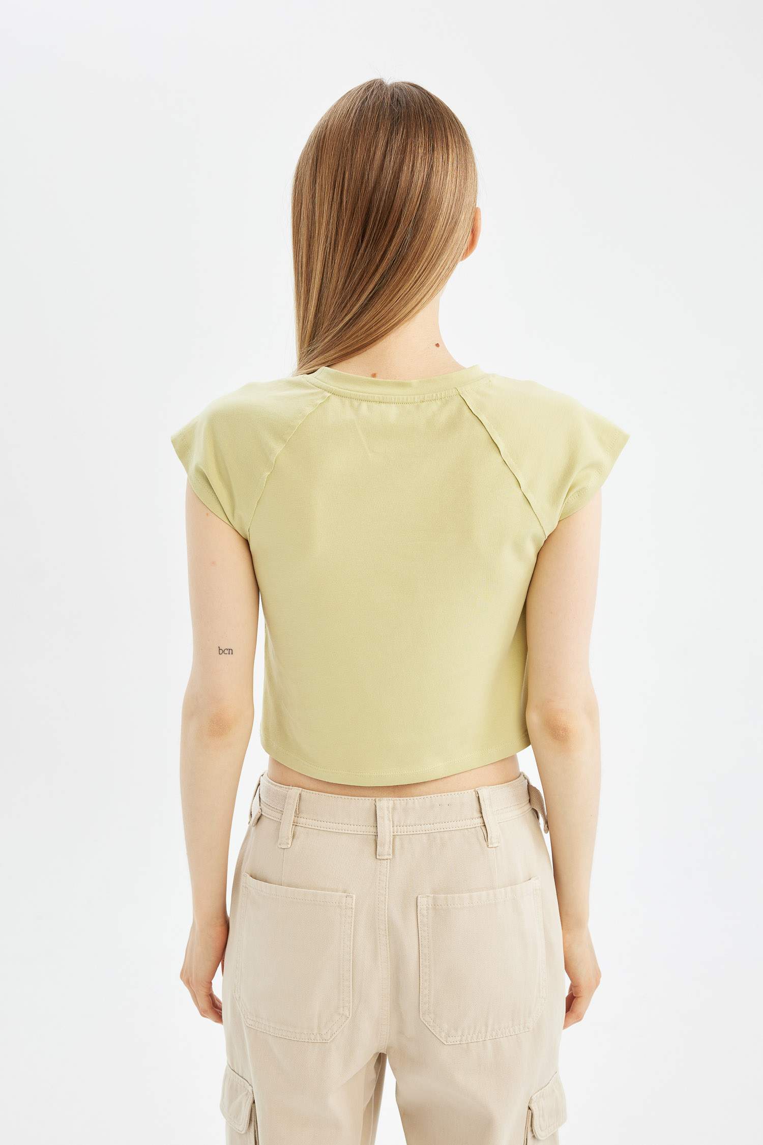 Garfield Fitted Crew Neck Short Sleeve T-Shirt