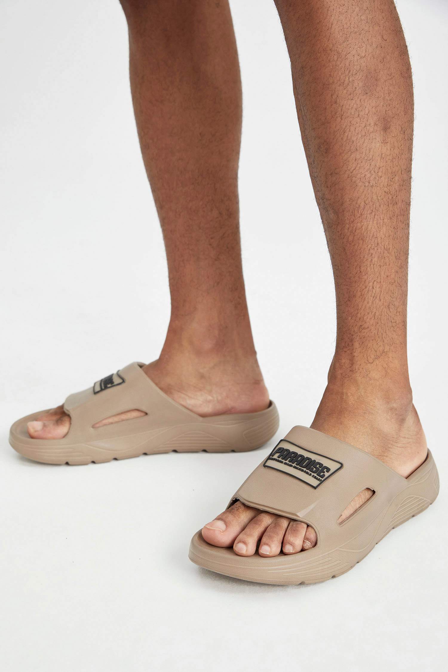 شبشب ولادي إيفا بكعب عالي سليب أون