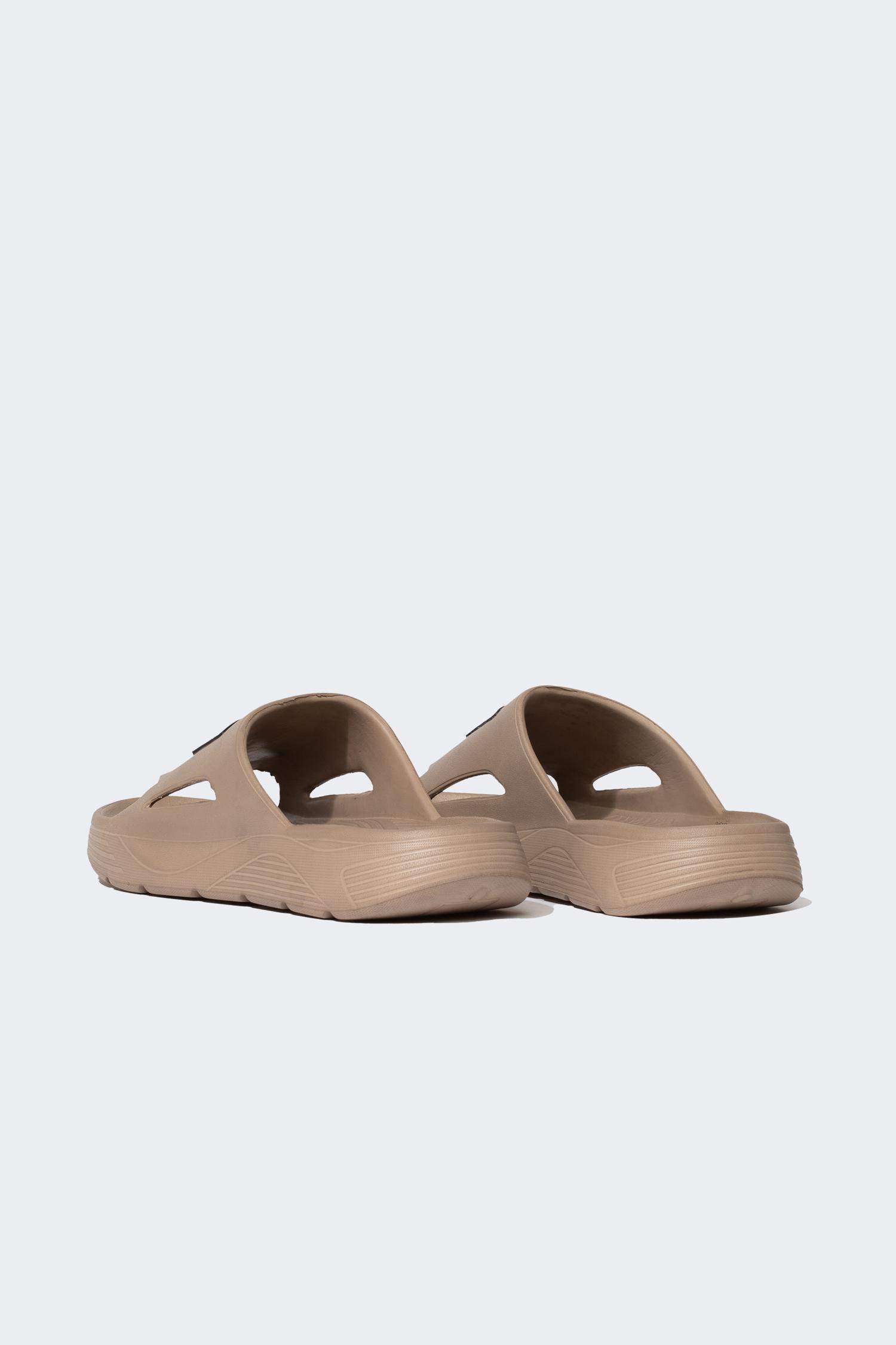 شبشب ولادي إيفا بكعب عالي سليب أون