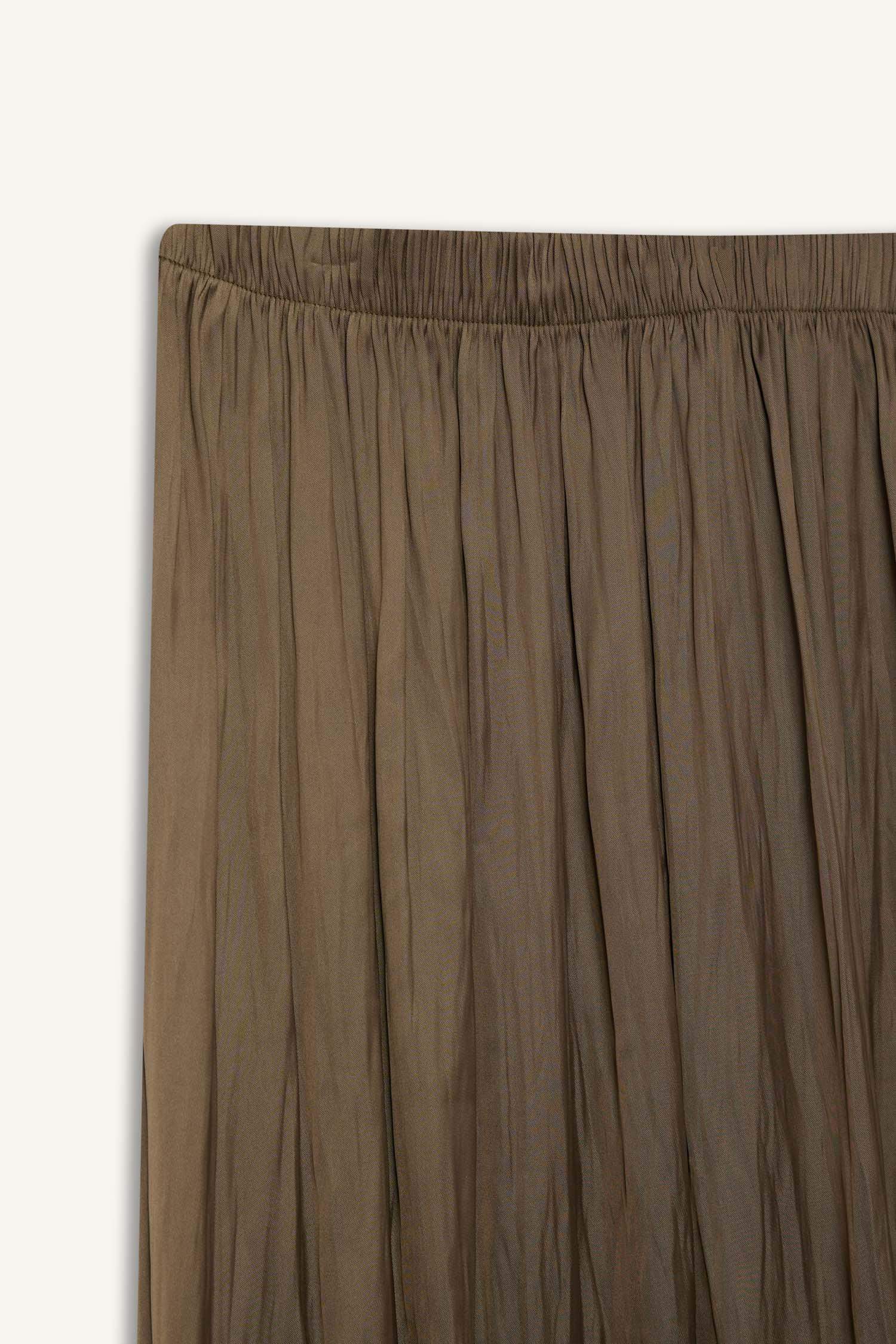 Jupe longue droite en satin Basique