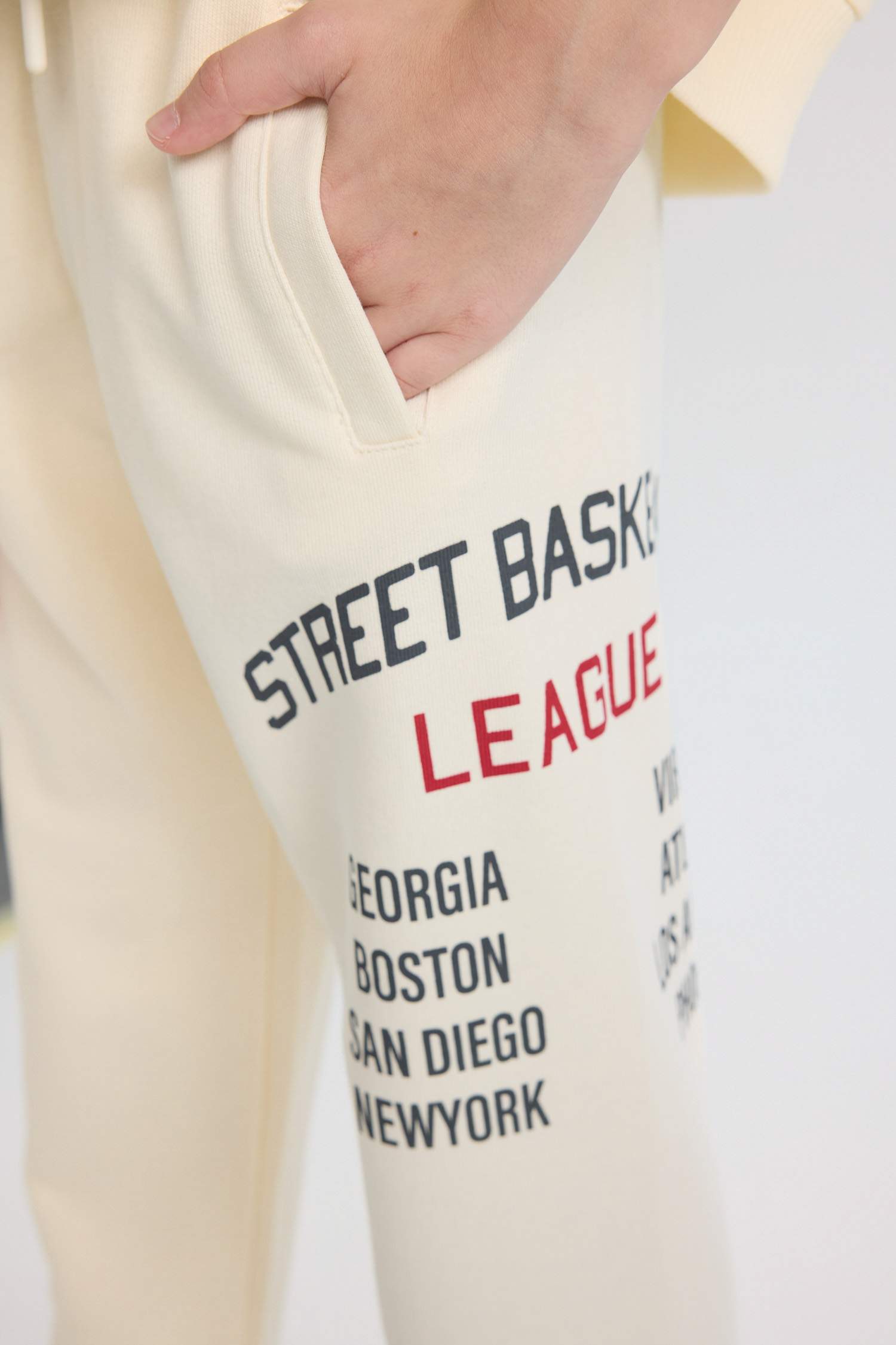 Erkek Çocuk Beli Lastikli Baskılı Eşofman Altı