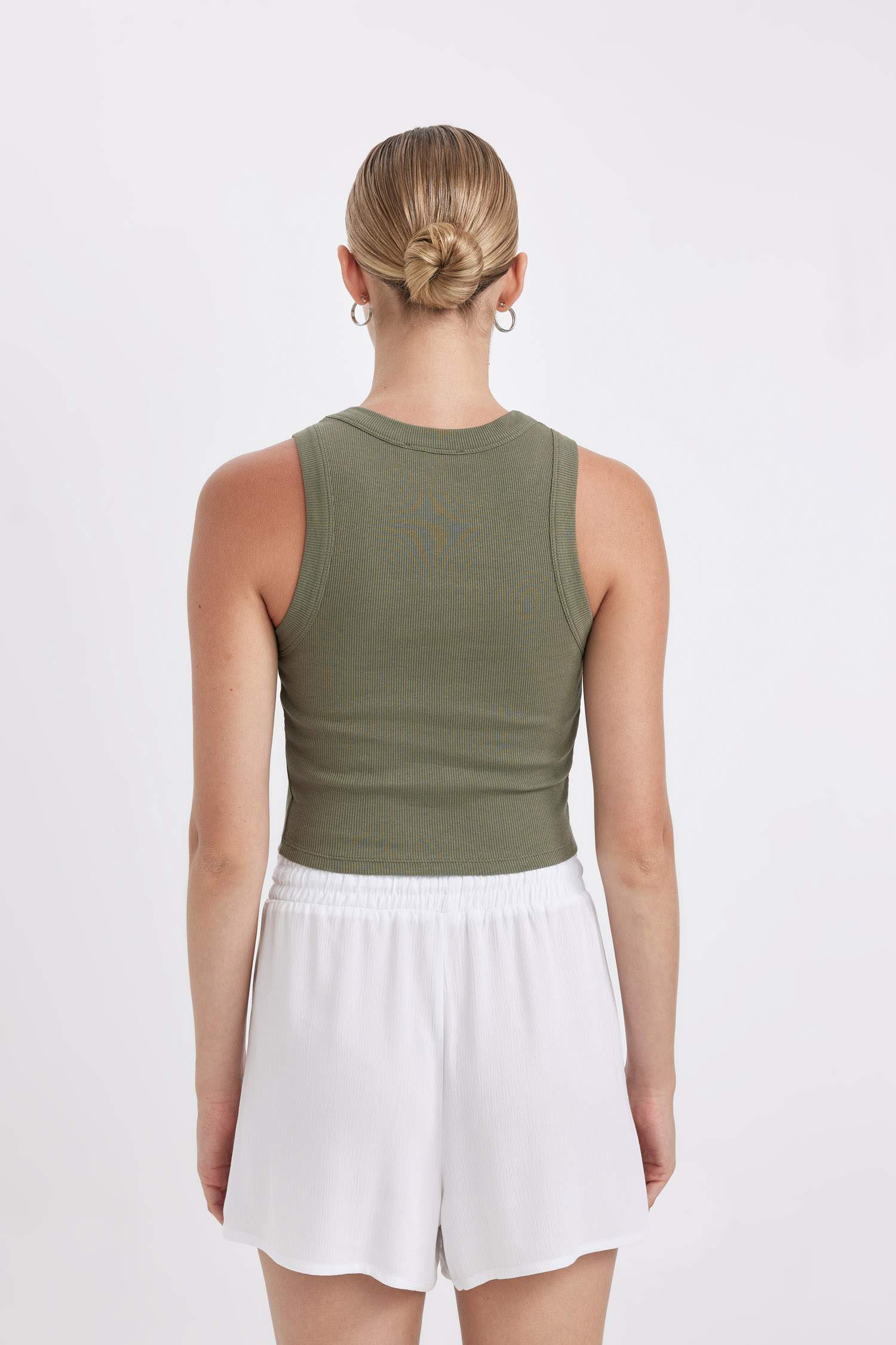 كروب توب مضلع سليم فيت برقبة مستديرة