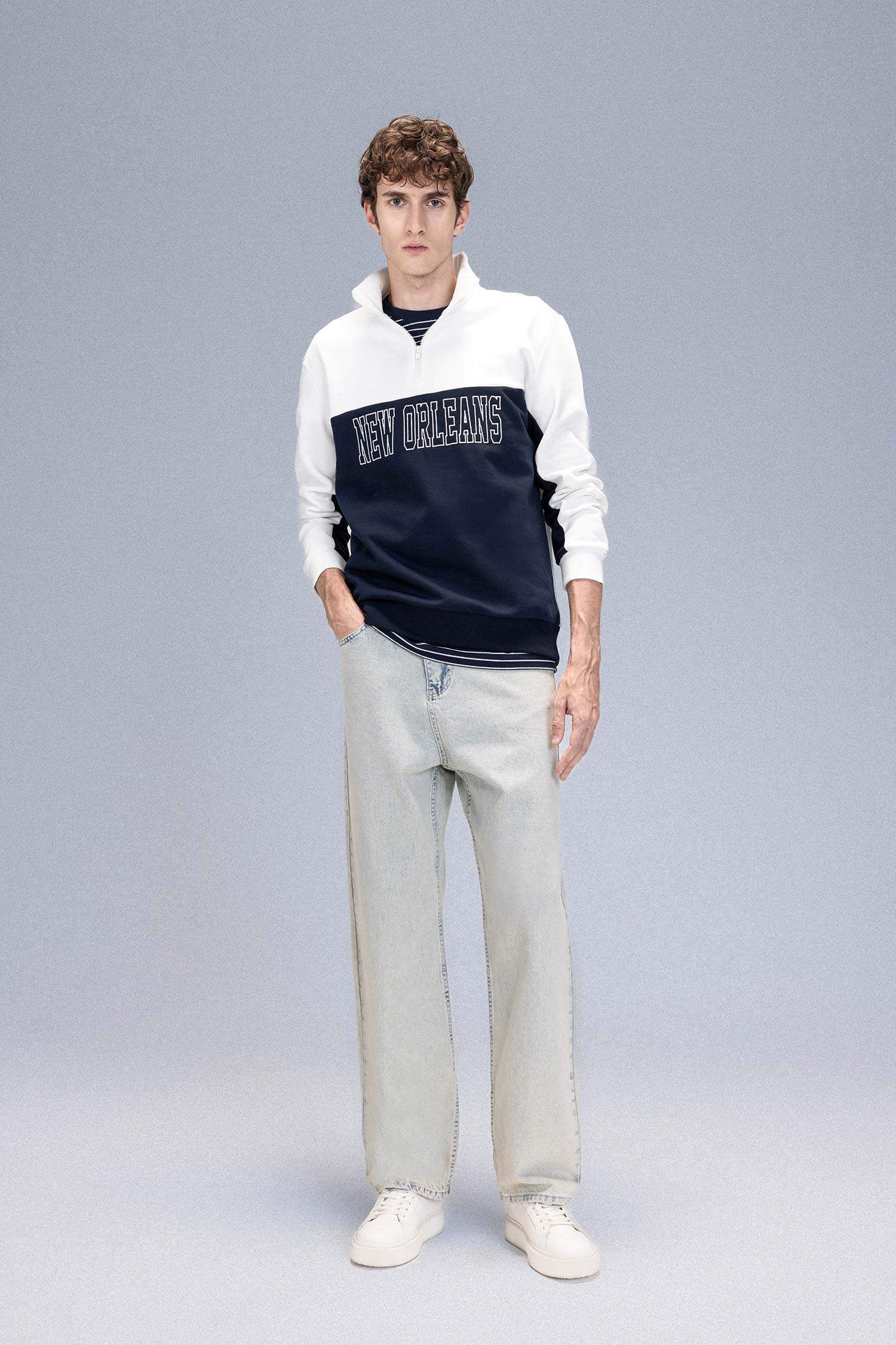 Relax Fit Dik Yaka Yarım Fermuarlı Baskılı Kalın Sweatshirt