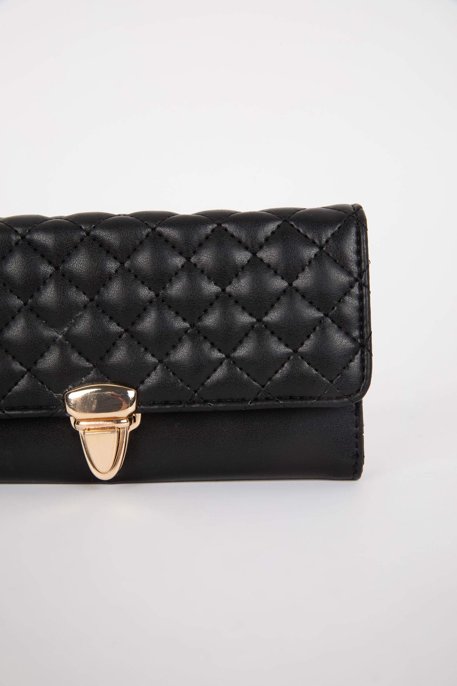 Woman Quilted Faux Leather Wallet