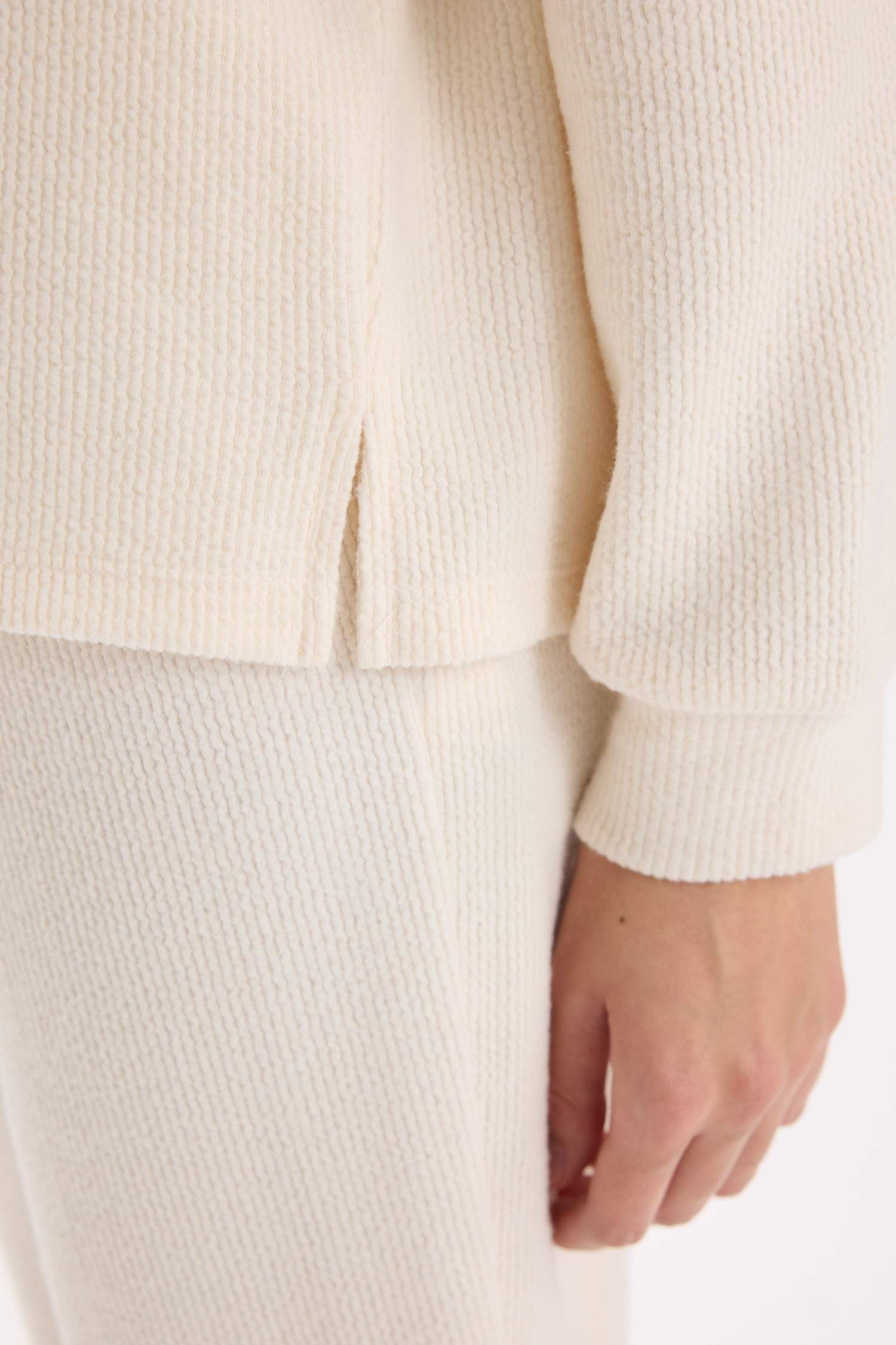 Regular Fit Basic Top Bottom 2 Piece Pajama Set